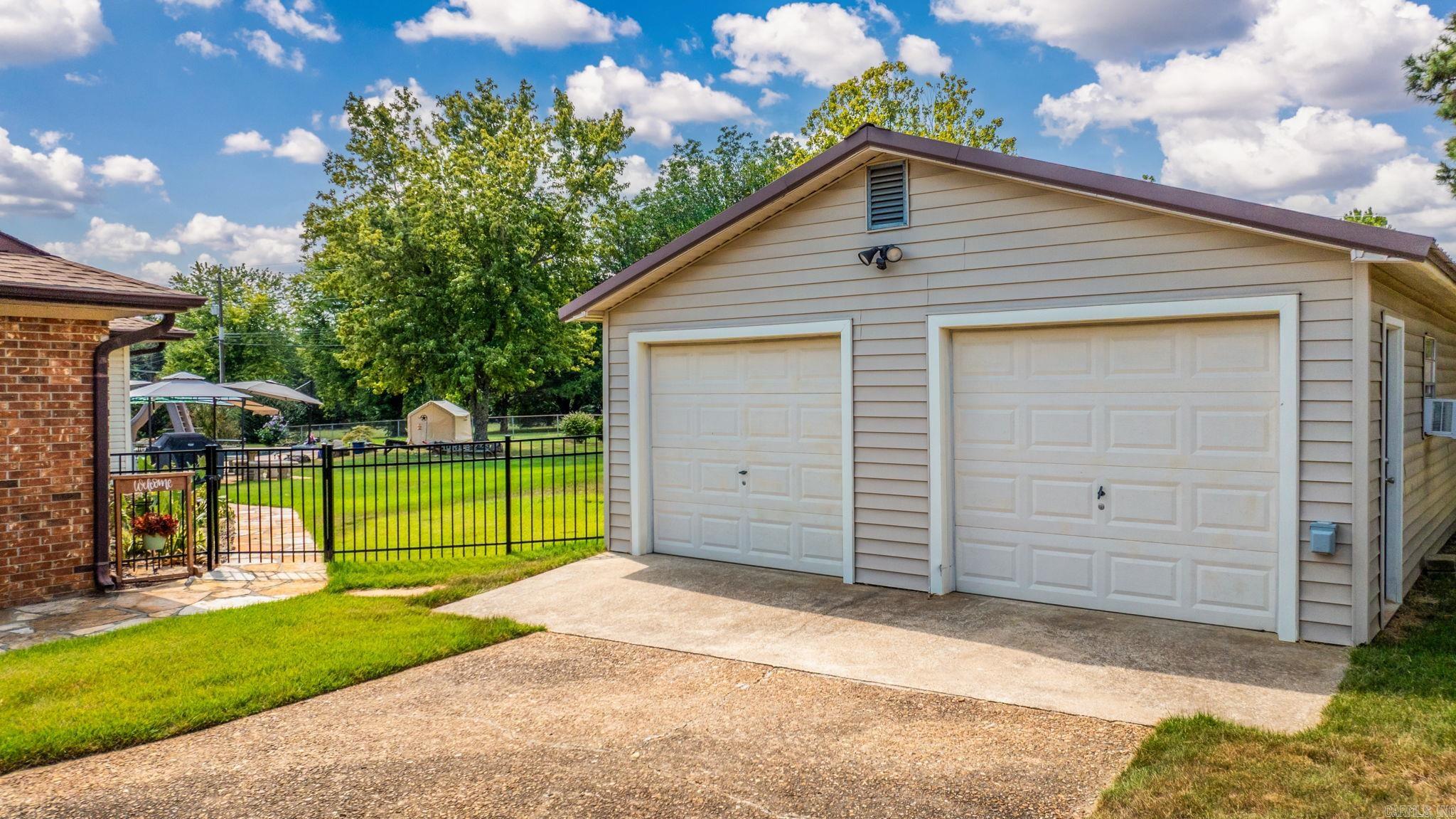 CEDAR GLADES - Residential