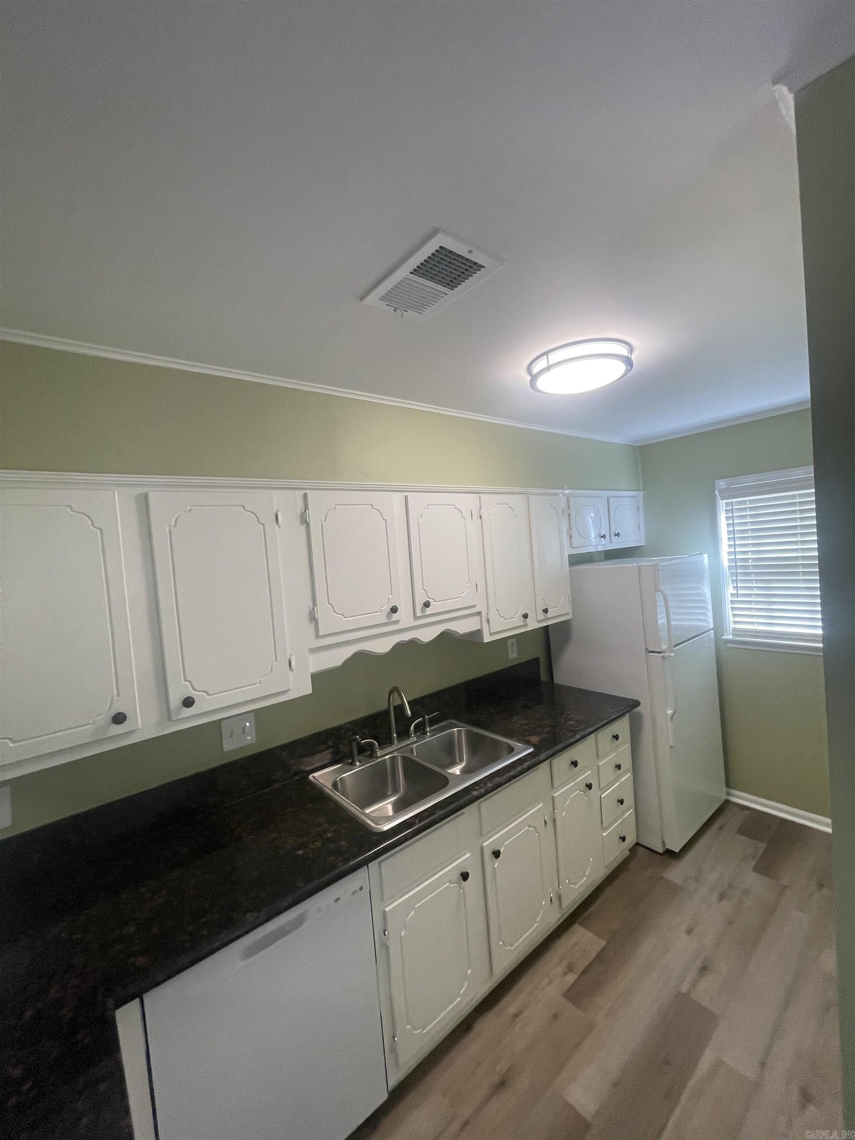 BRISTOL COMMONS TWNHS - Residential