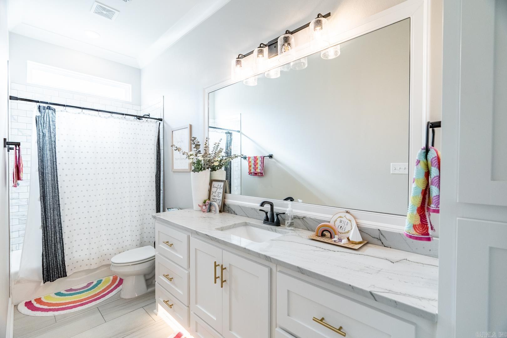 CHENAL VALLEY "ENSBURY PLACE" - Residential