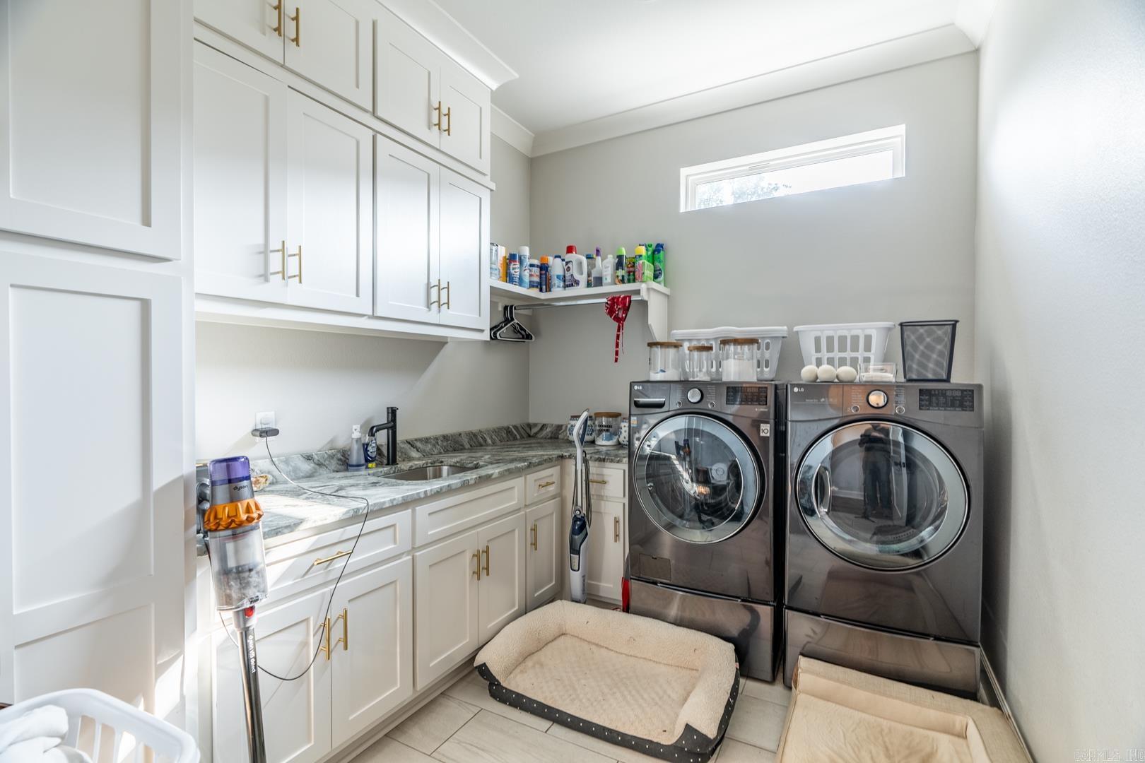 CHENAL VALLEY "ENSBURY PLACE" - Residential