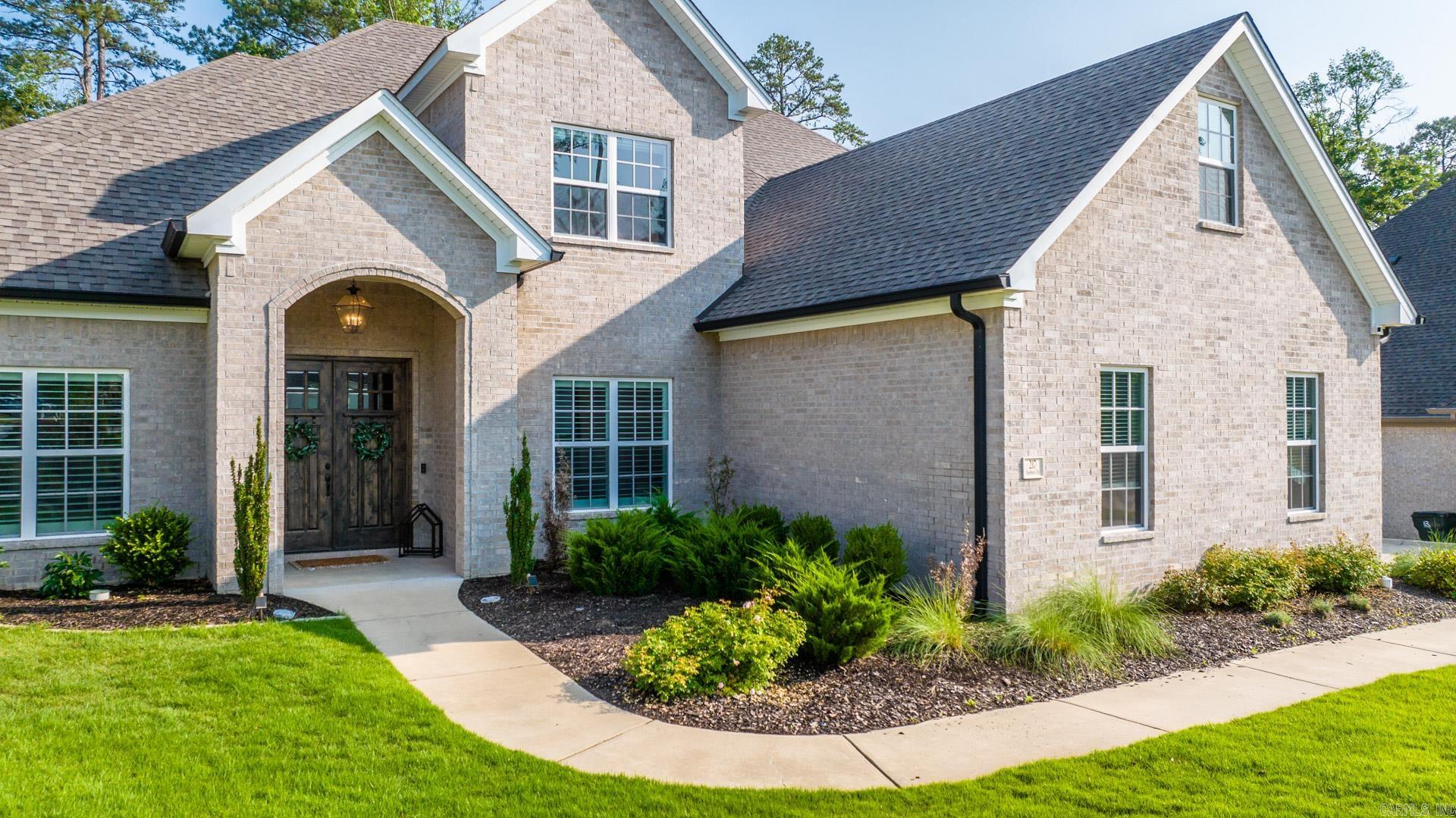 CHENAL VALLEY "ENSBURY PLACE" - Residential