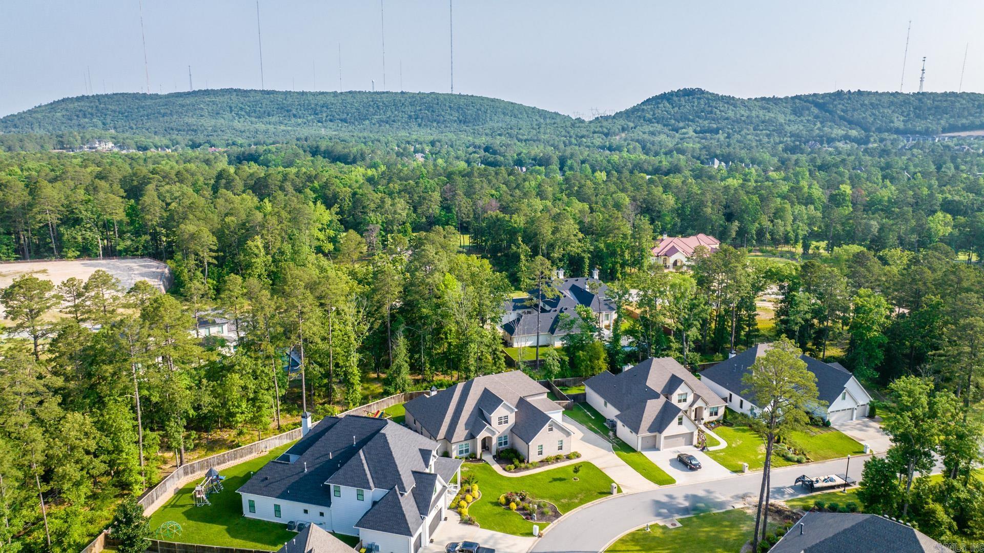 CHENAL VALLEY "ENSBURY PLACE" - Residential