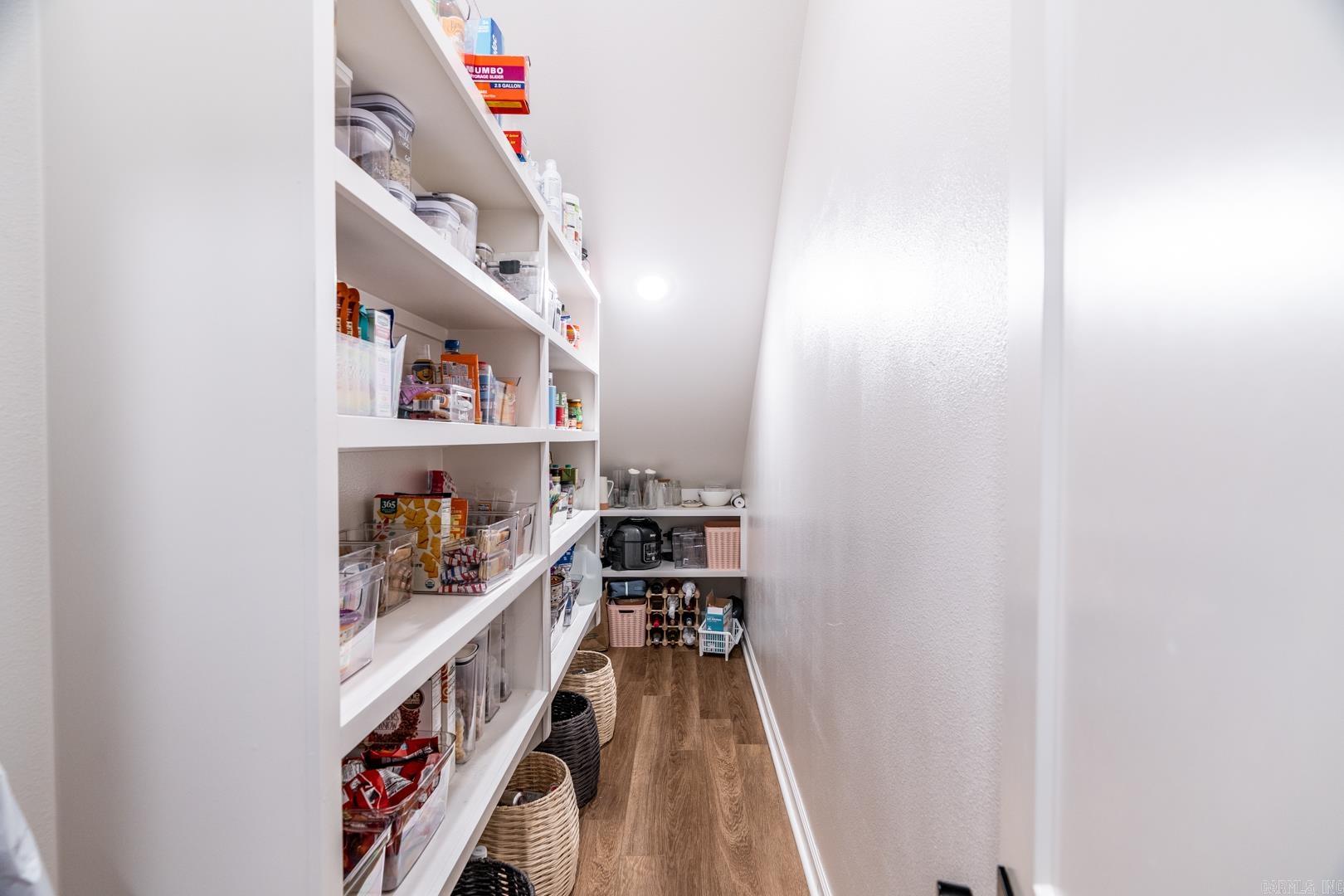 CHENAL VALLEY "ENSBURY PLACE" - Residential