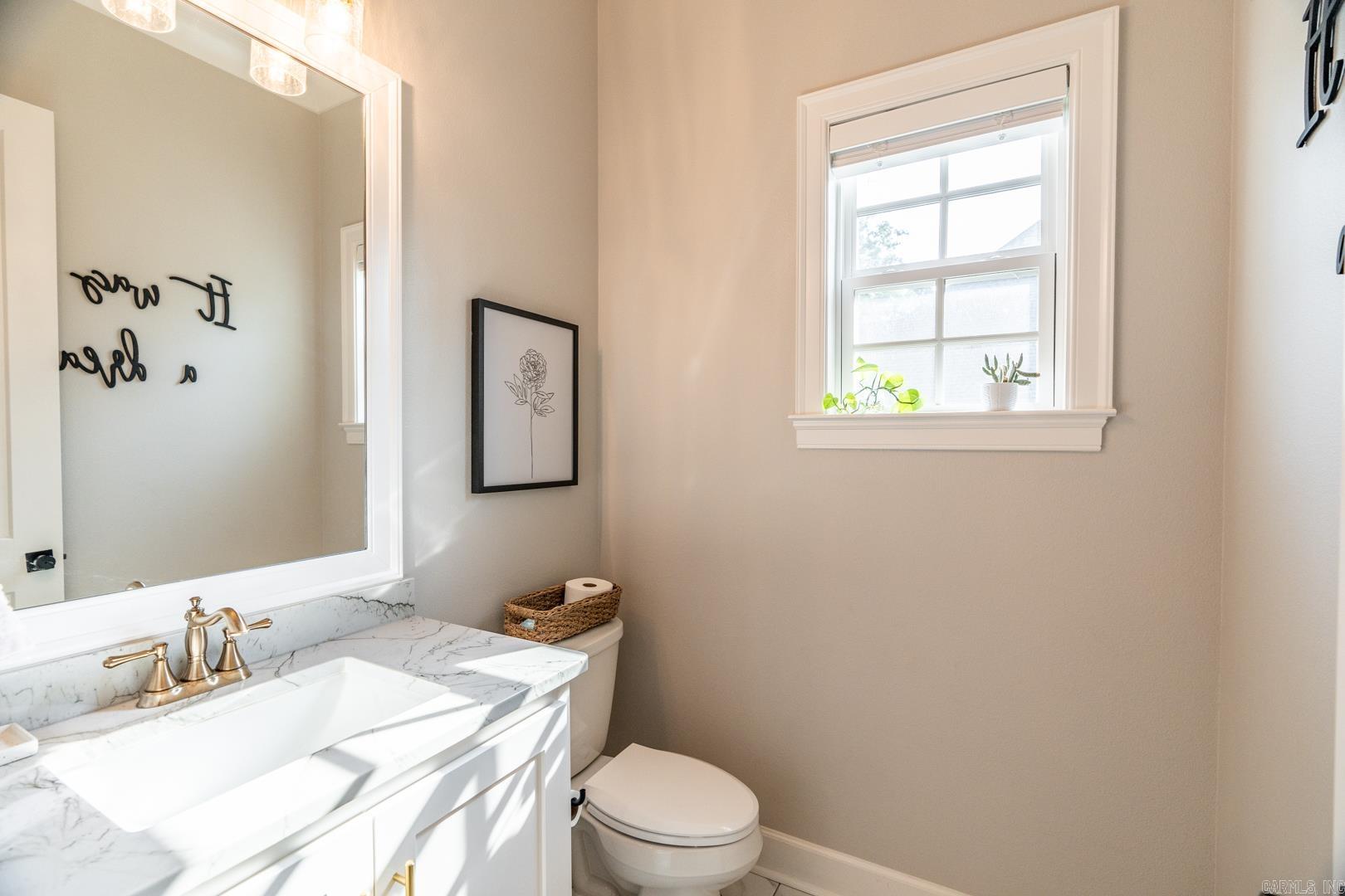 CHENAL VALLEY "ENSBURY PLACE" - Residential