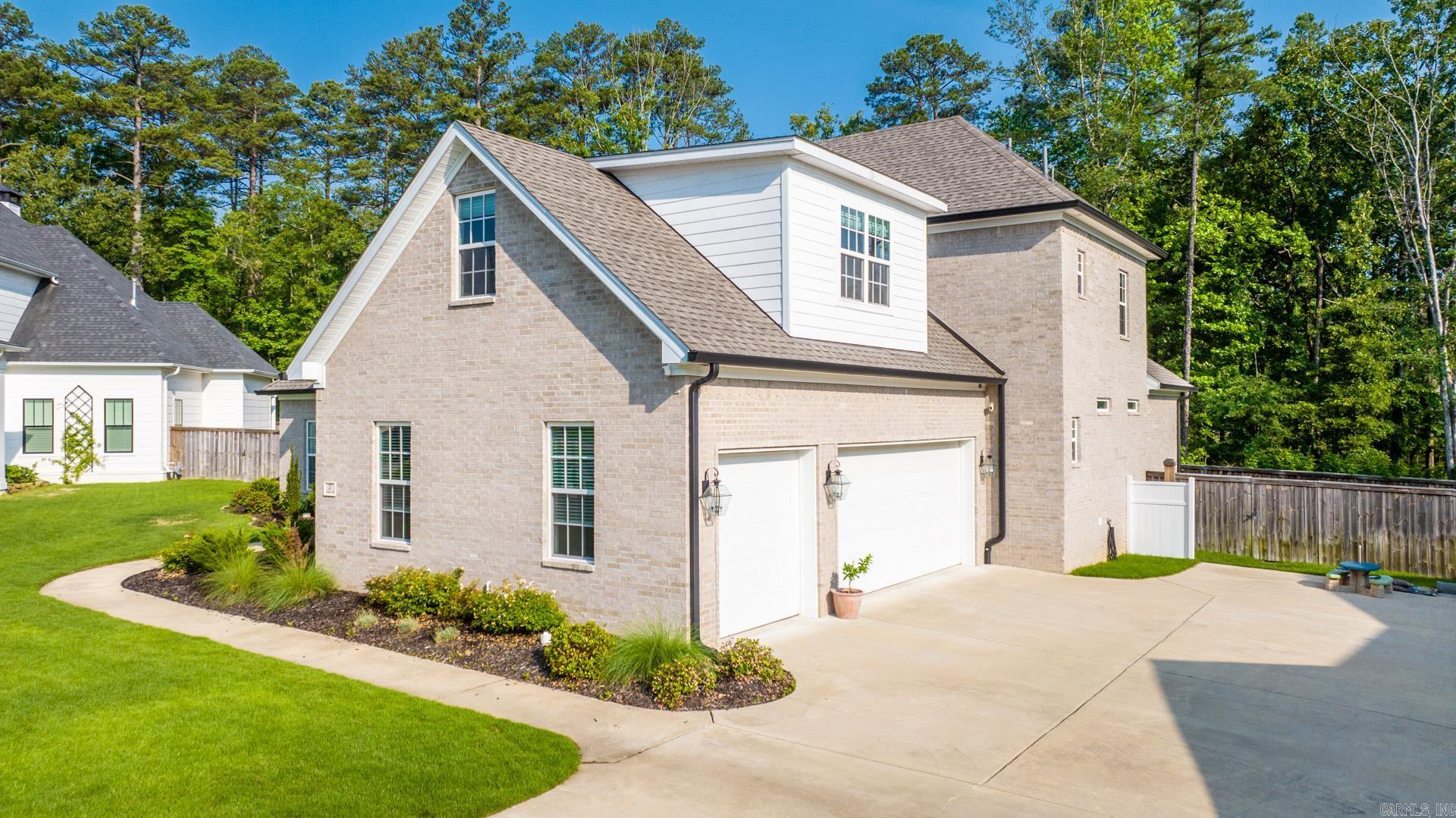 CHENAL VALLEY "ENSBURY PLACE" - Residential