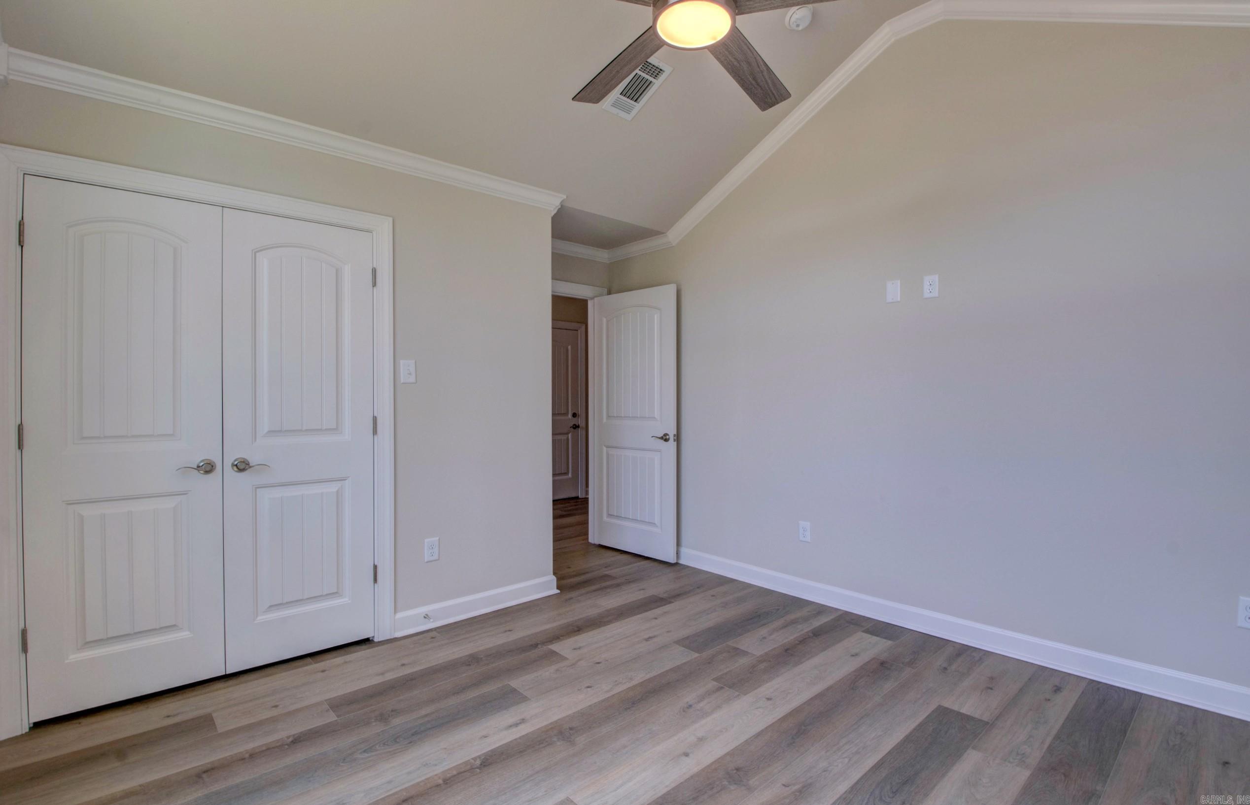 MAJESTIC POINTE - Residential