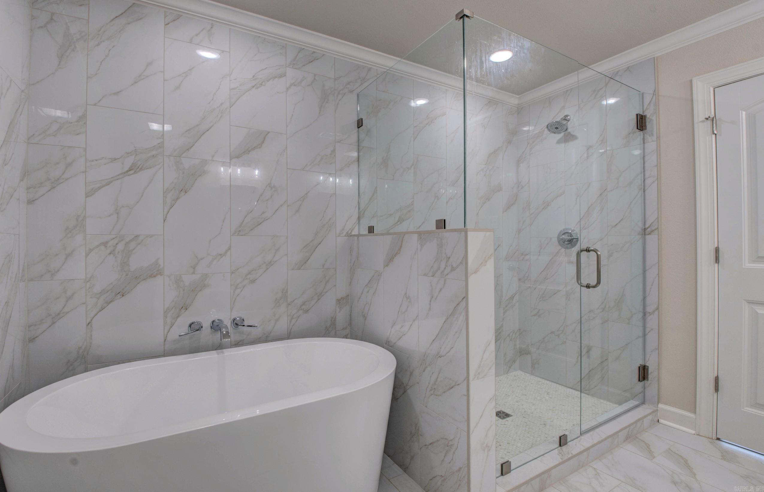 MAJESTIC POINTE - Residential