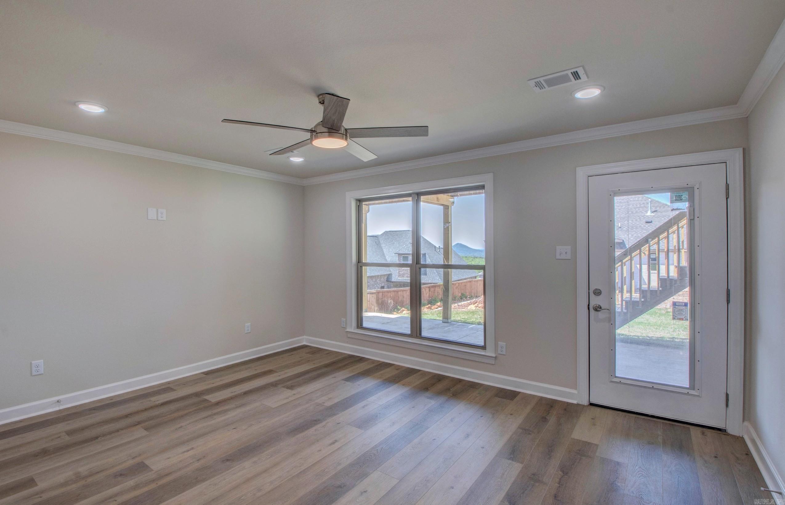 MAJESTIC POINTE - Residential