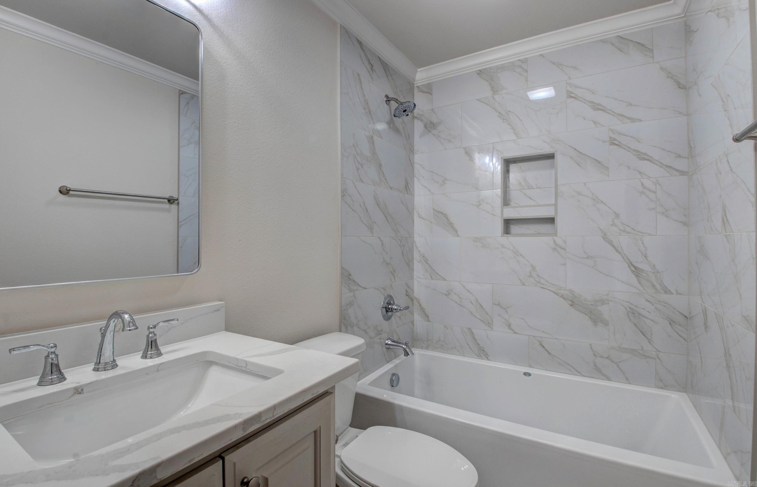 MAJESTIC POINTE - Residential