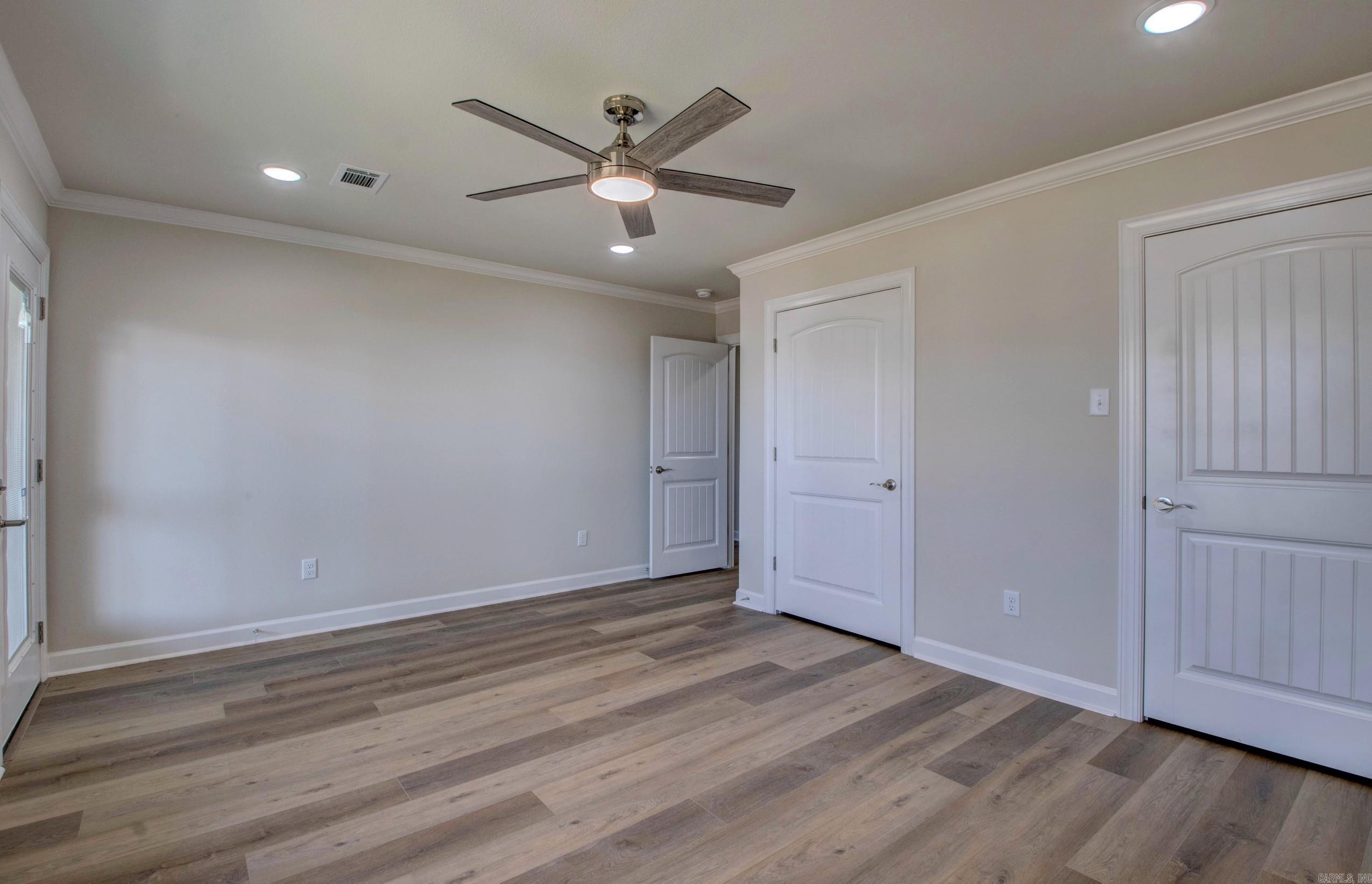 MAJESTIC POINTE - Residential