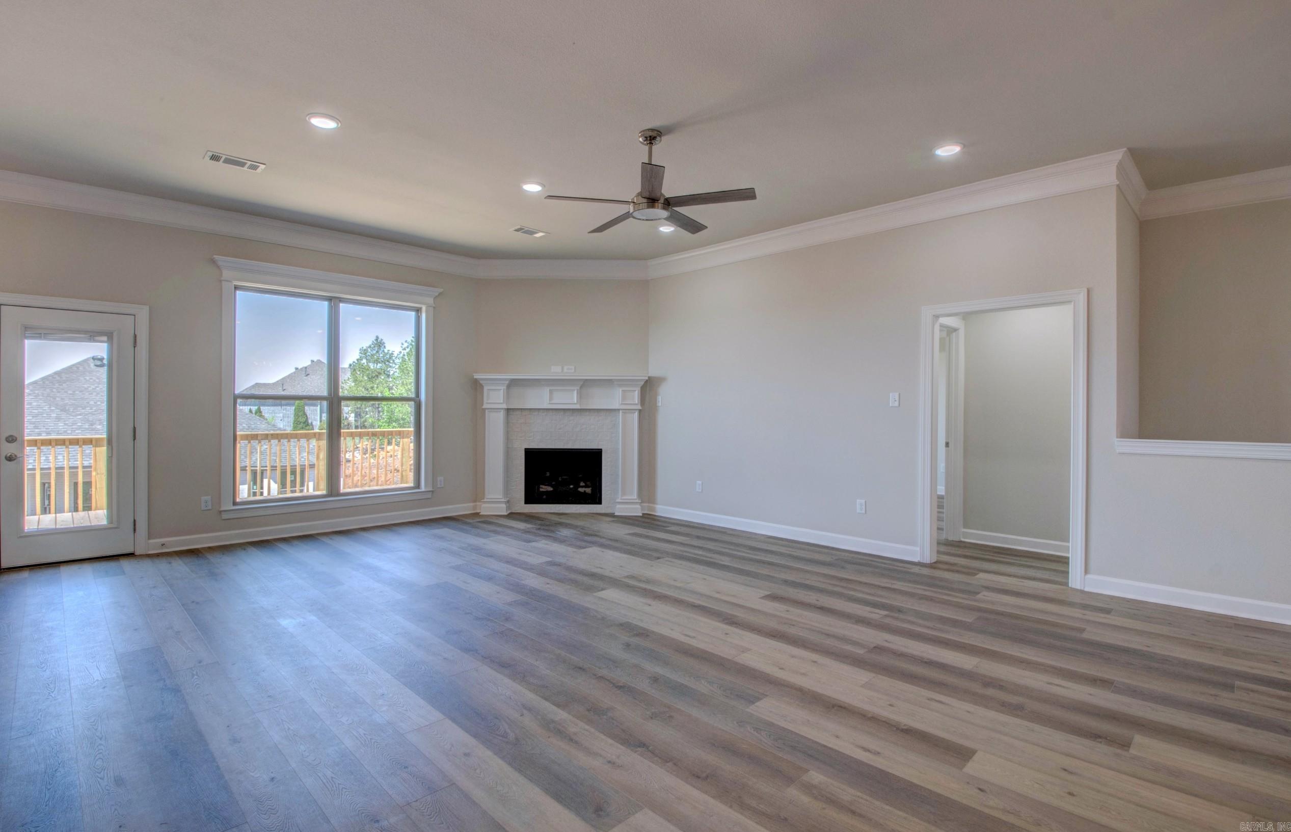 MAJESTIC POINTE - Residential