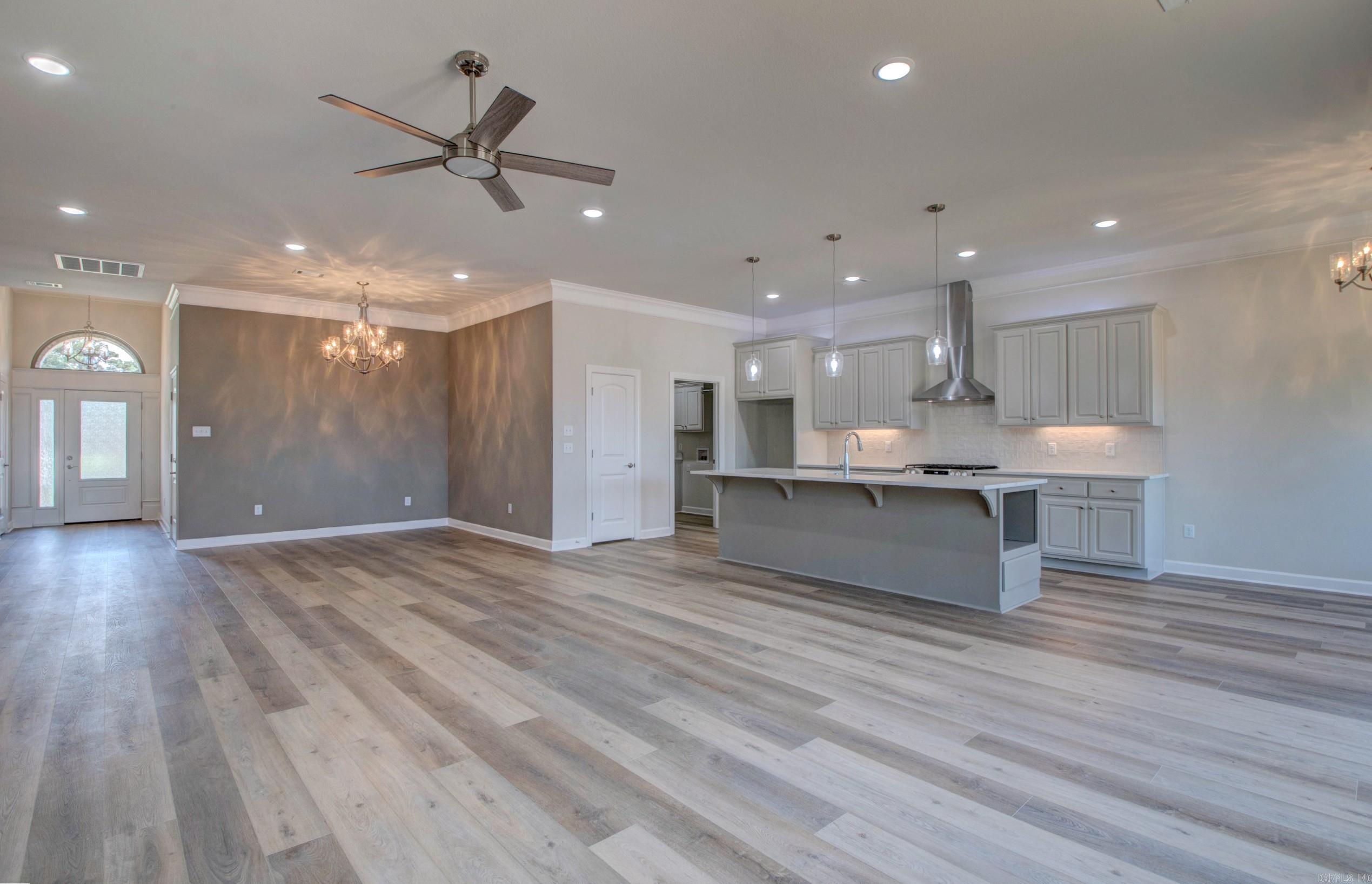 MAJESTIC POINTE - Residential