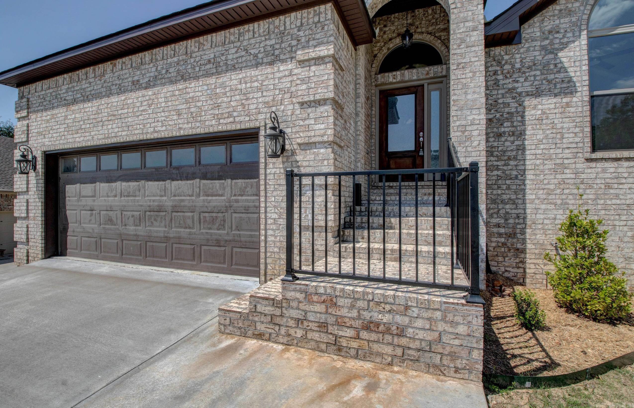 MAJESTIC POINTE - Residential