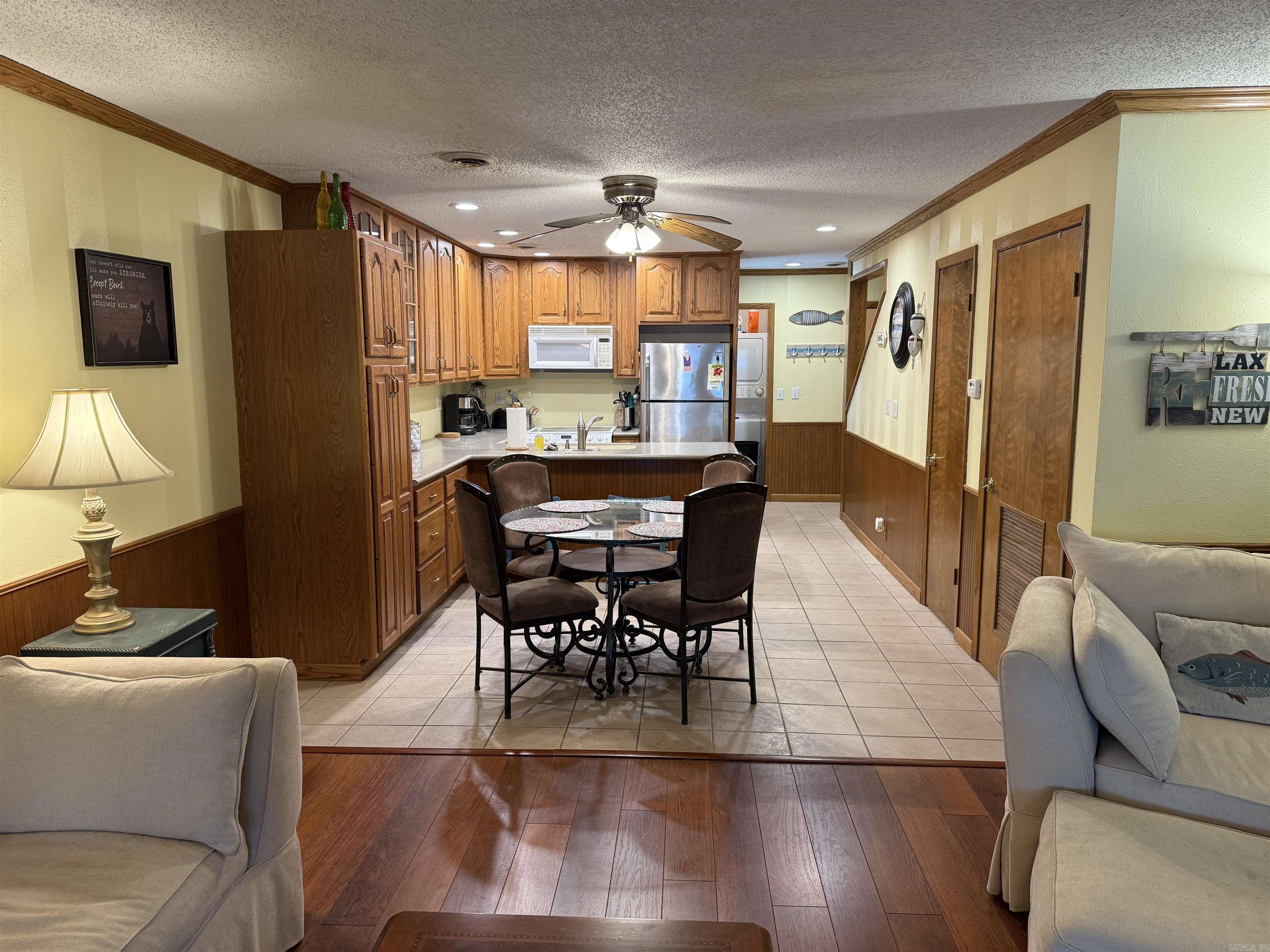 LAKEWOOD HILLS CONDO - Residential