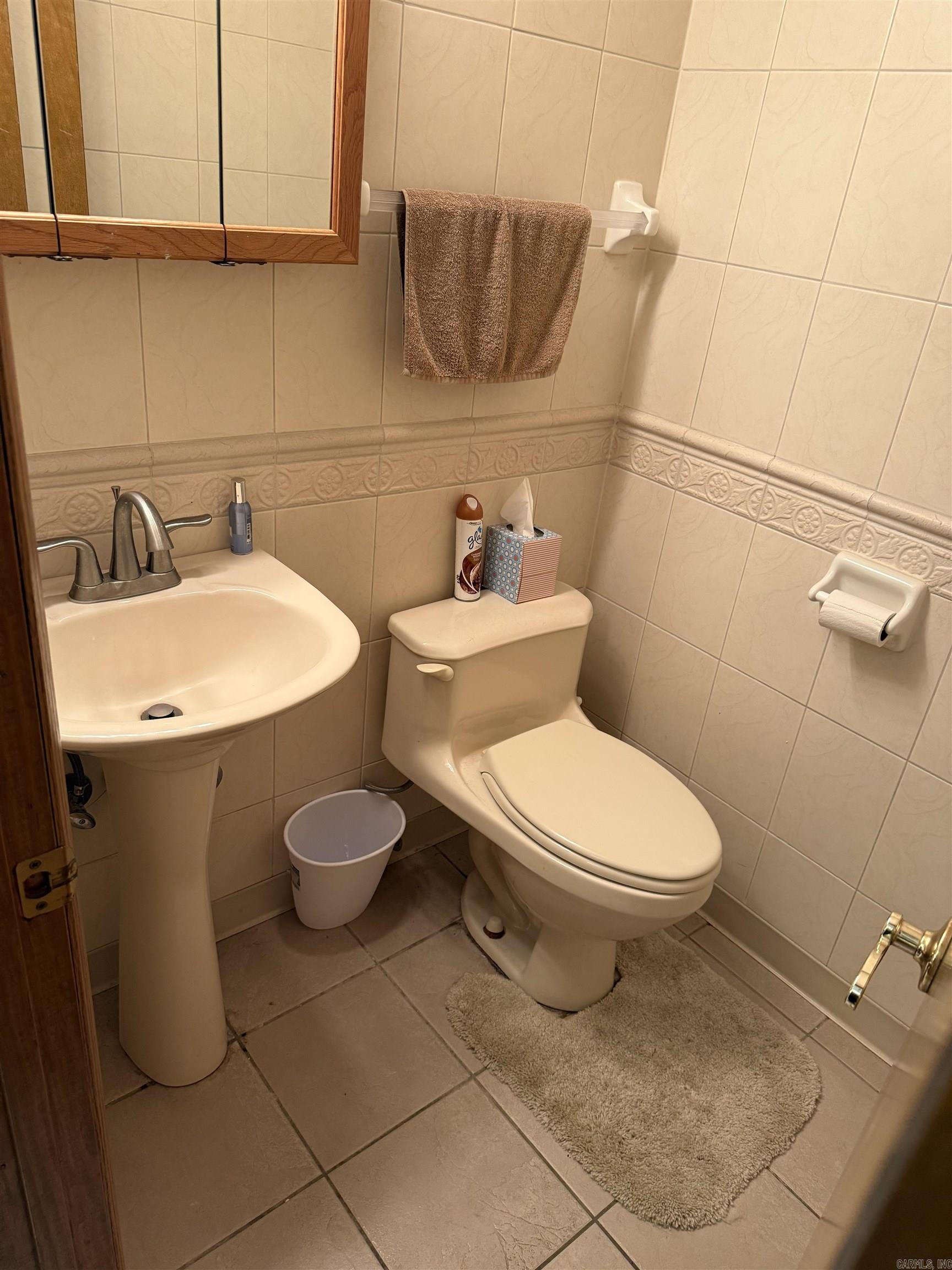 LAKEWOOD HILLS CONDO - Residential