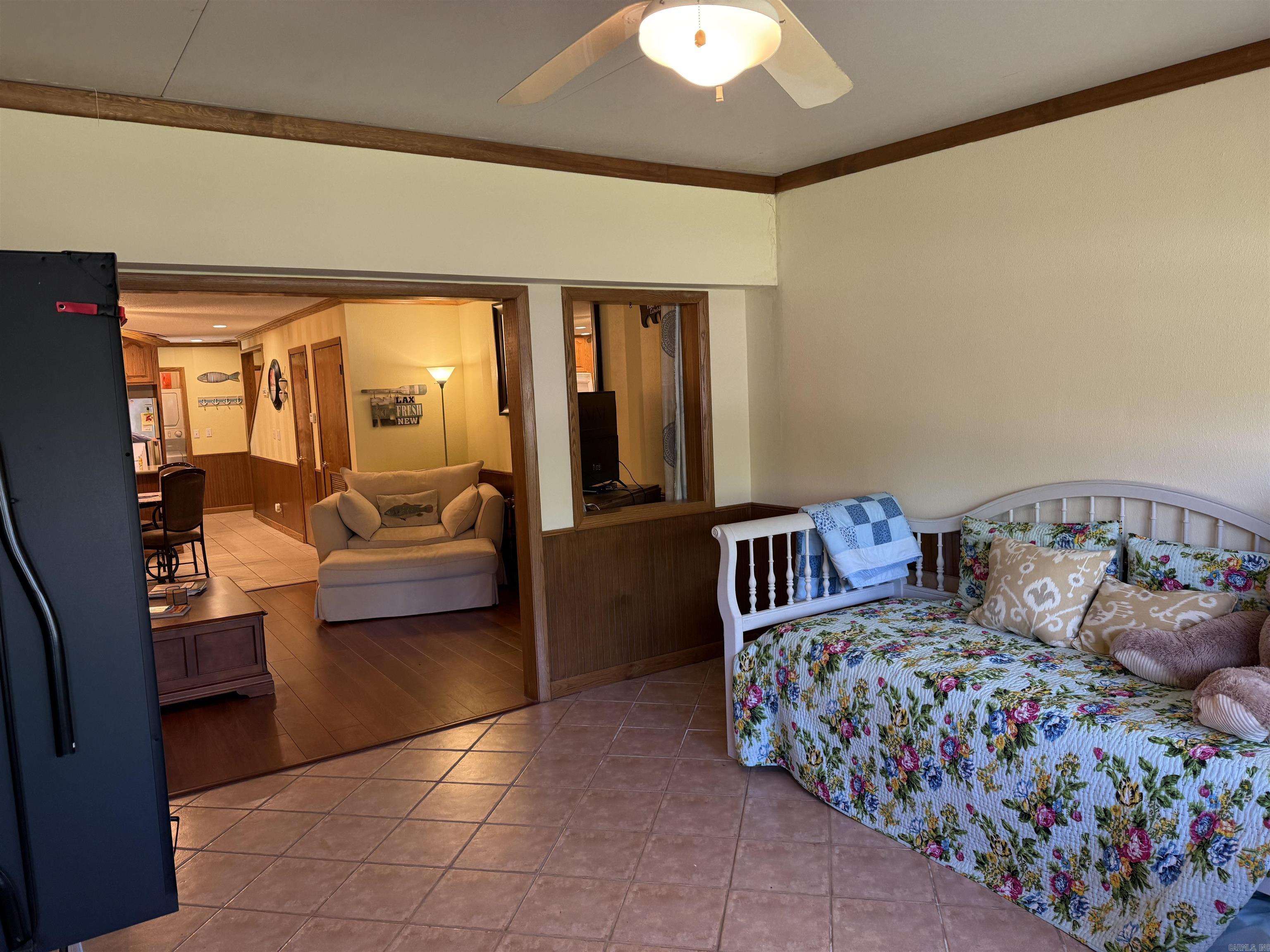 LAKEWOOD HILLS CONDO - Residential