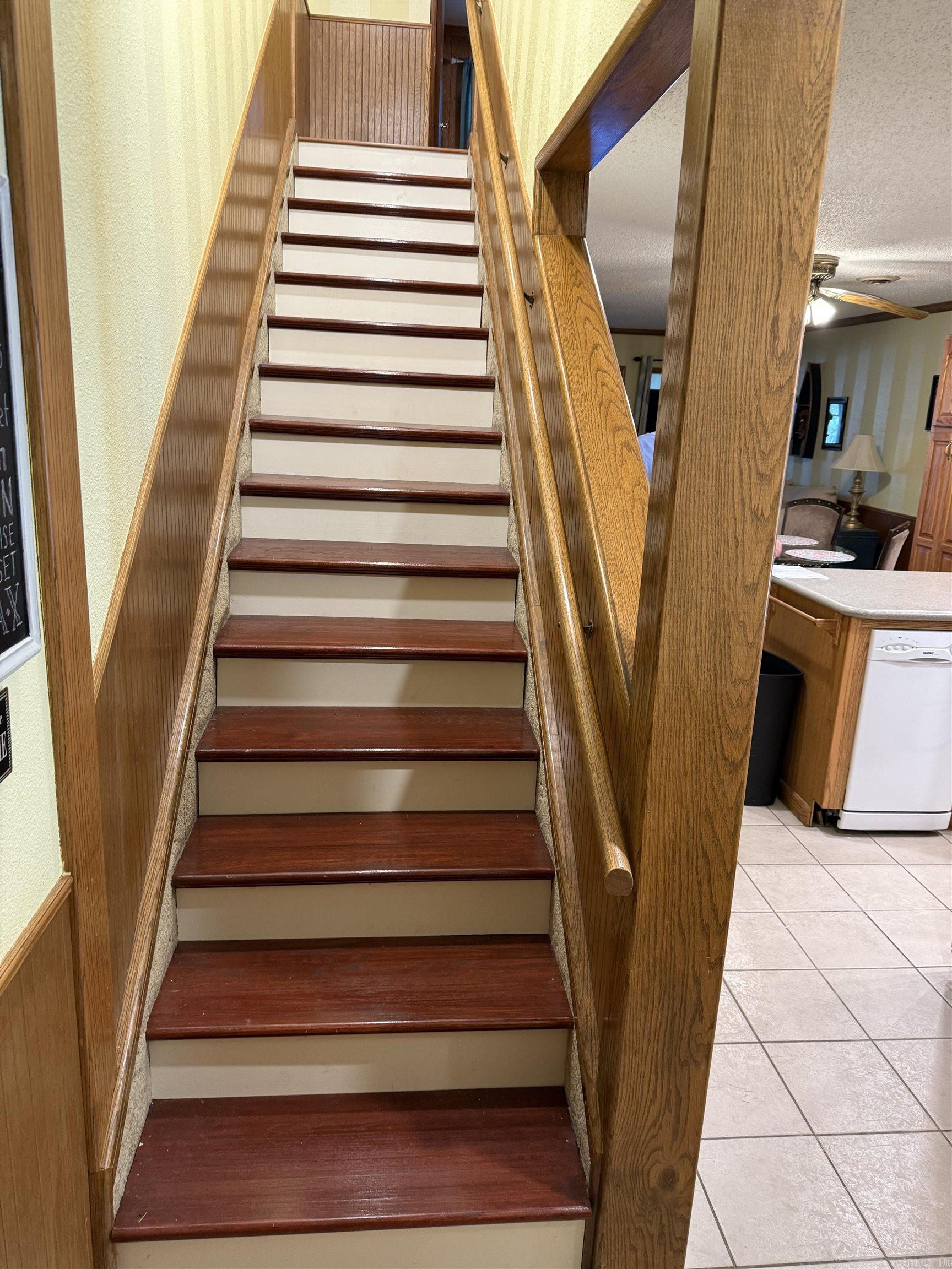 LAKEWOOD HILLS CONDO - Residential