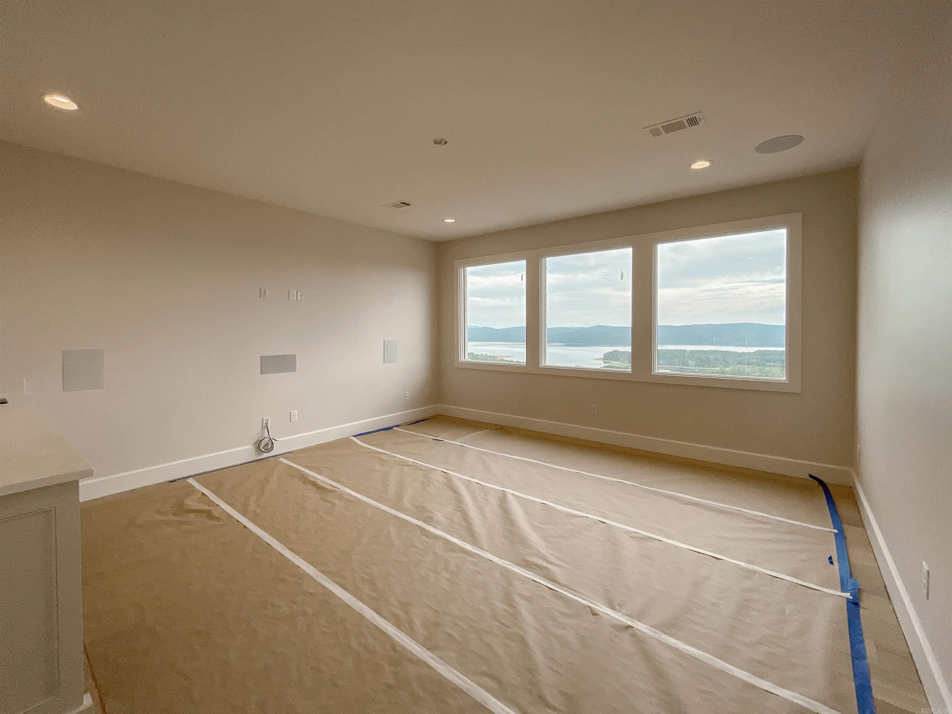 LAKEVIEW WEST - Residential