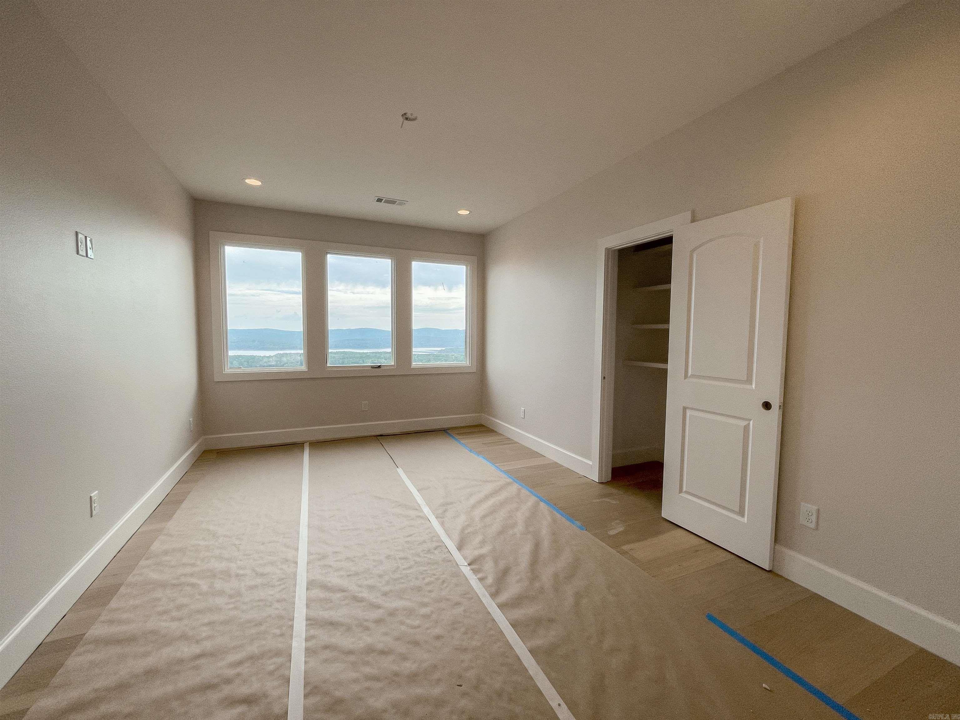 LAKEVIEW WEST - Residential