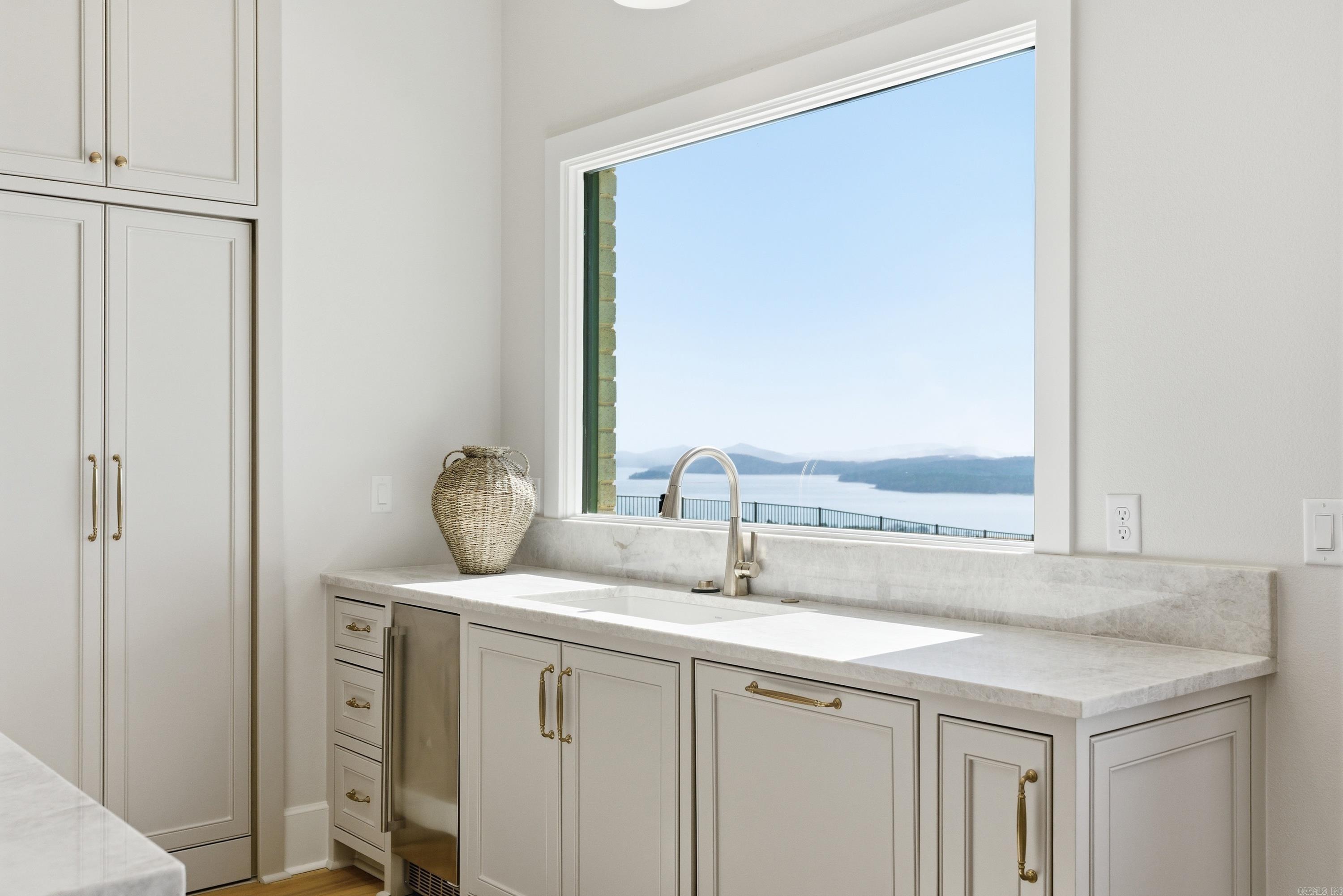 LAKEVIEW WEST - Residential