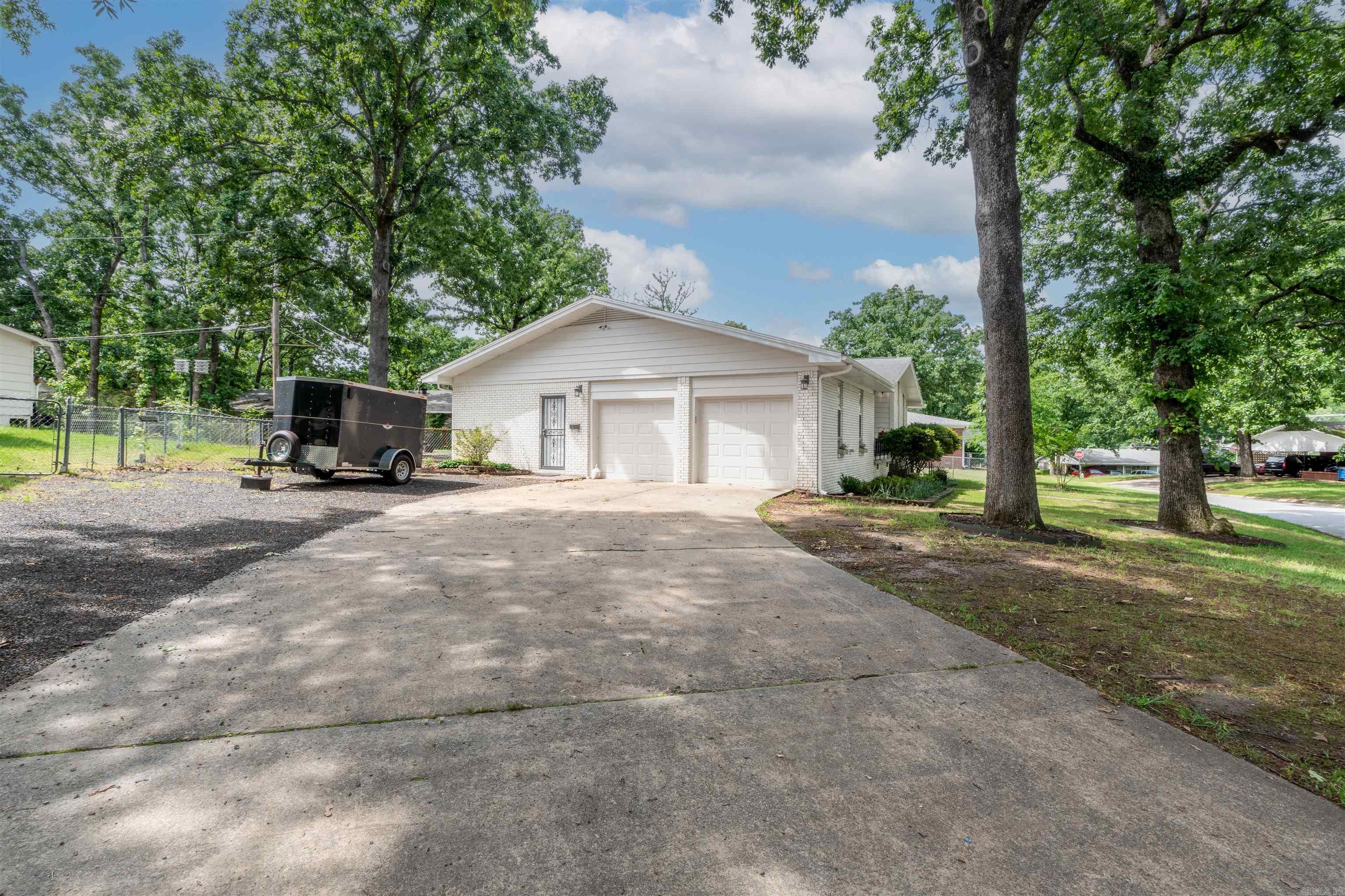 INDIAN HILLS - Residential