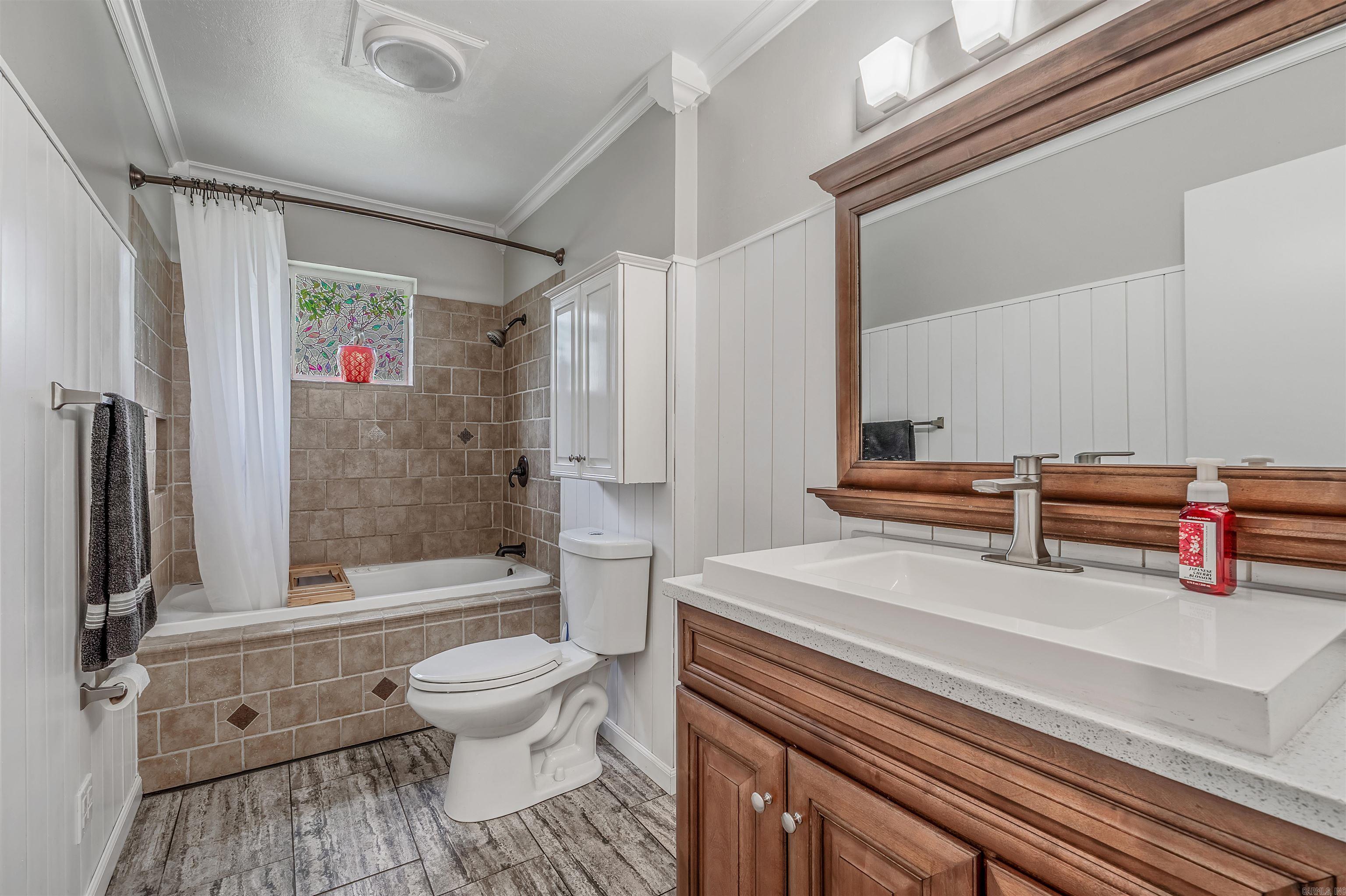 INDIAN HILLS - Residential