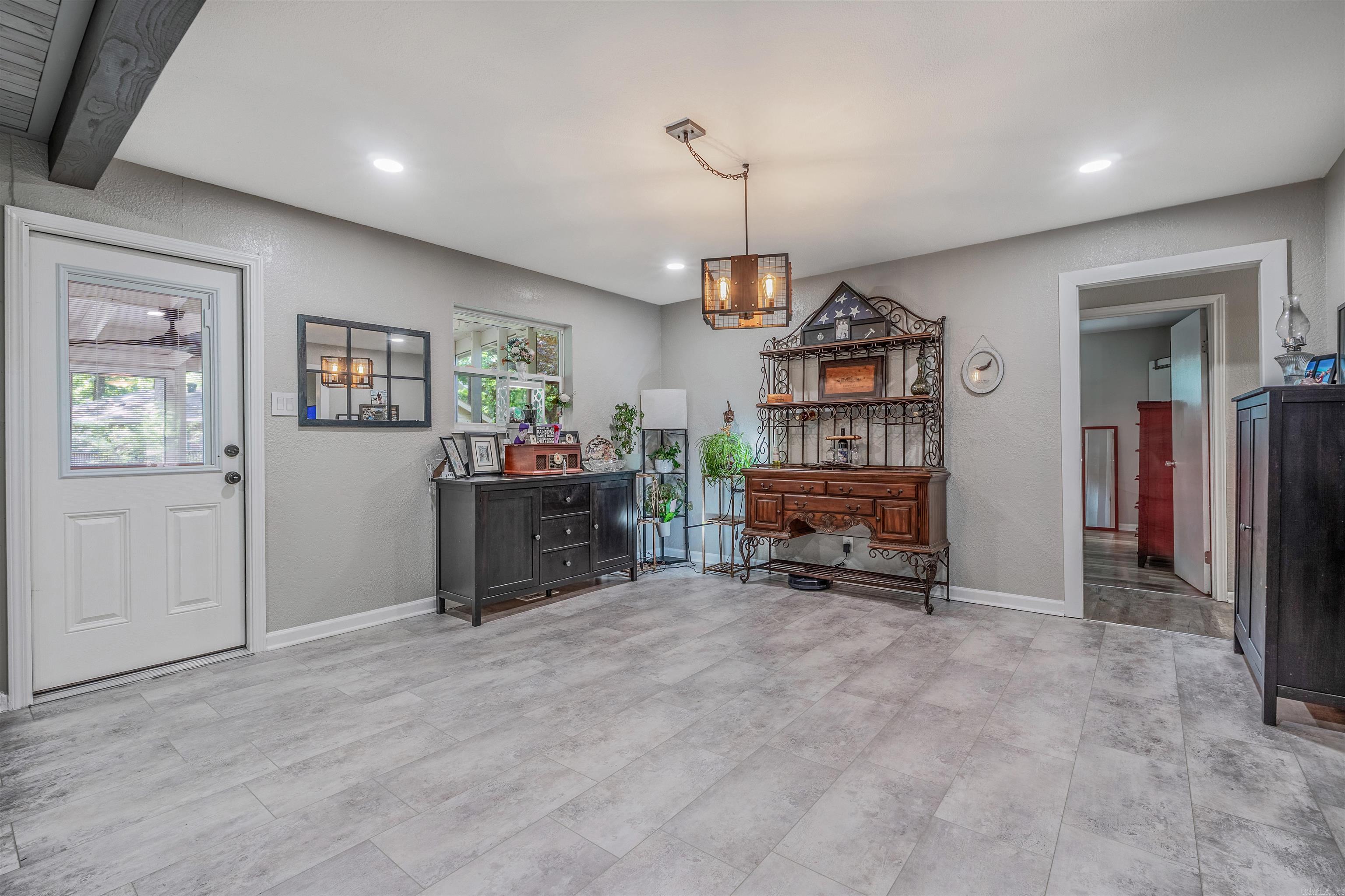 INDIAN HILLS - Residential