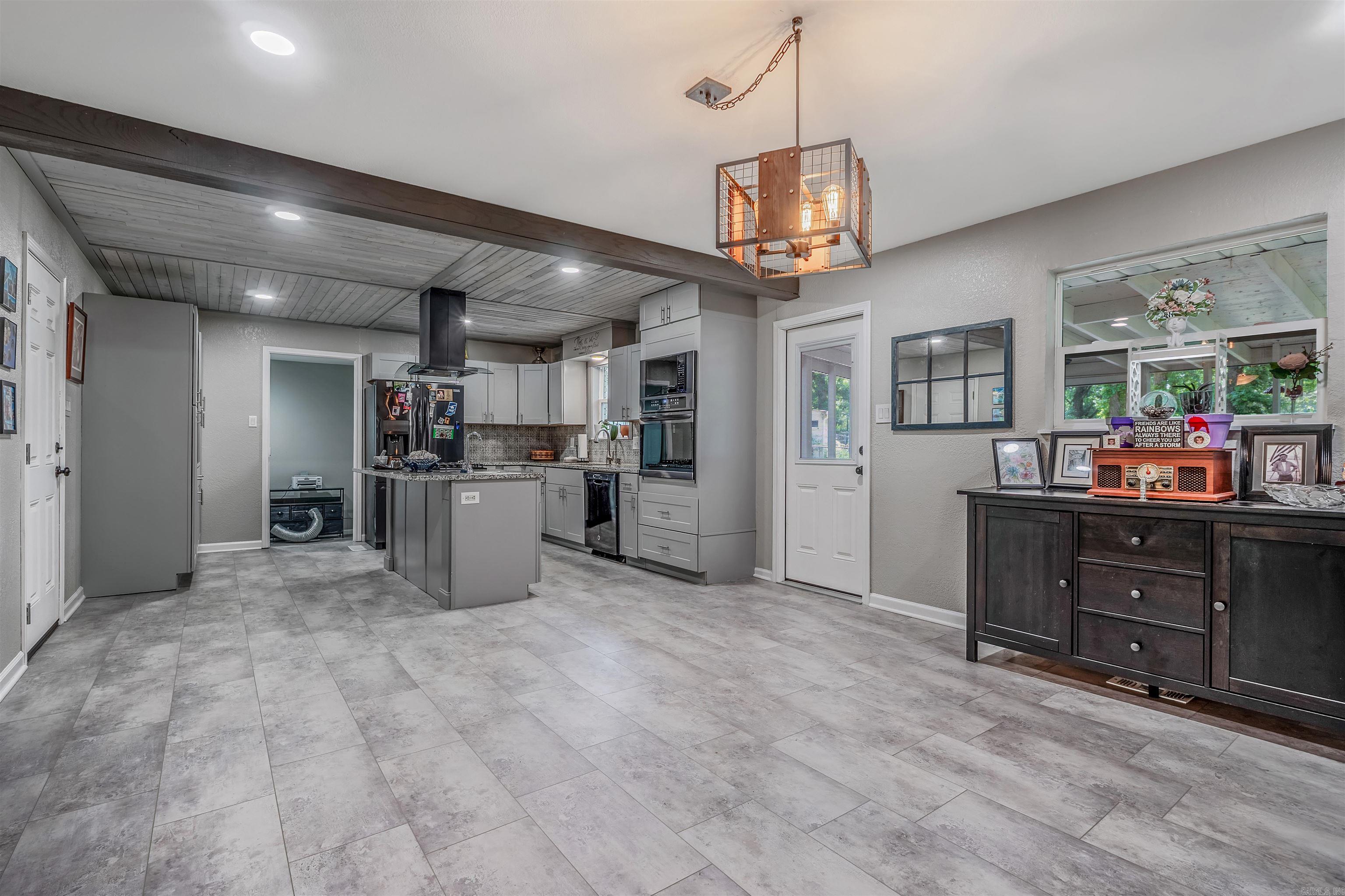 INDIAN HILLS - Residential