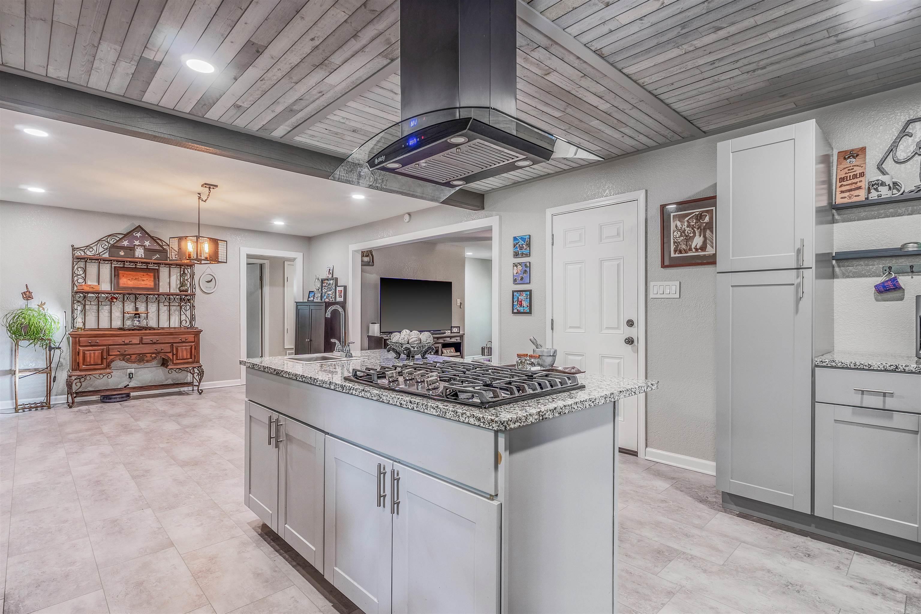 INDIAN HILLS - Residential