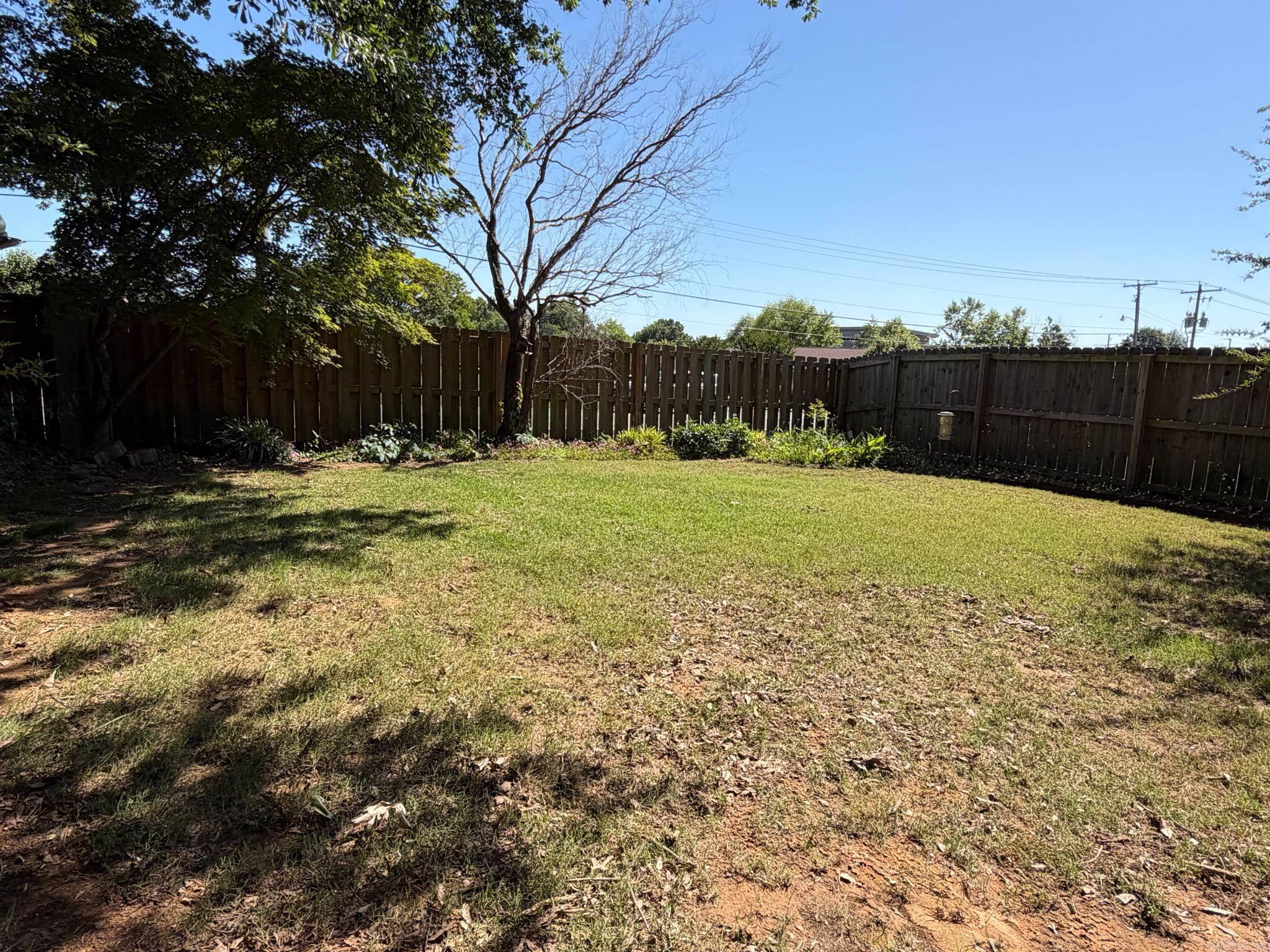 RIVER OAKS COMMONS - Residential