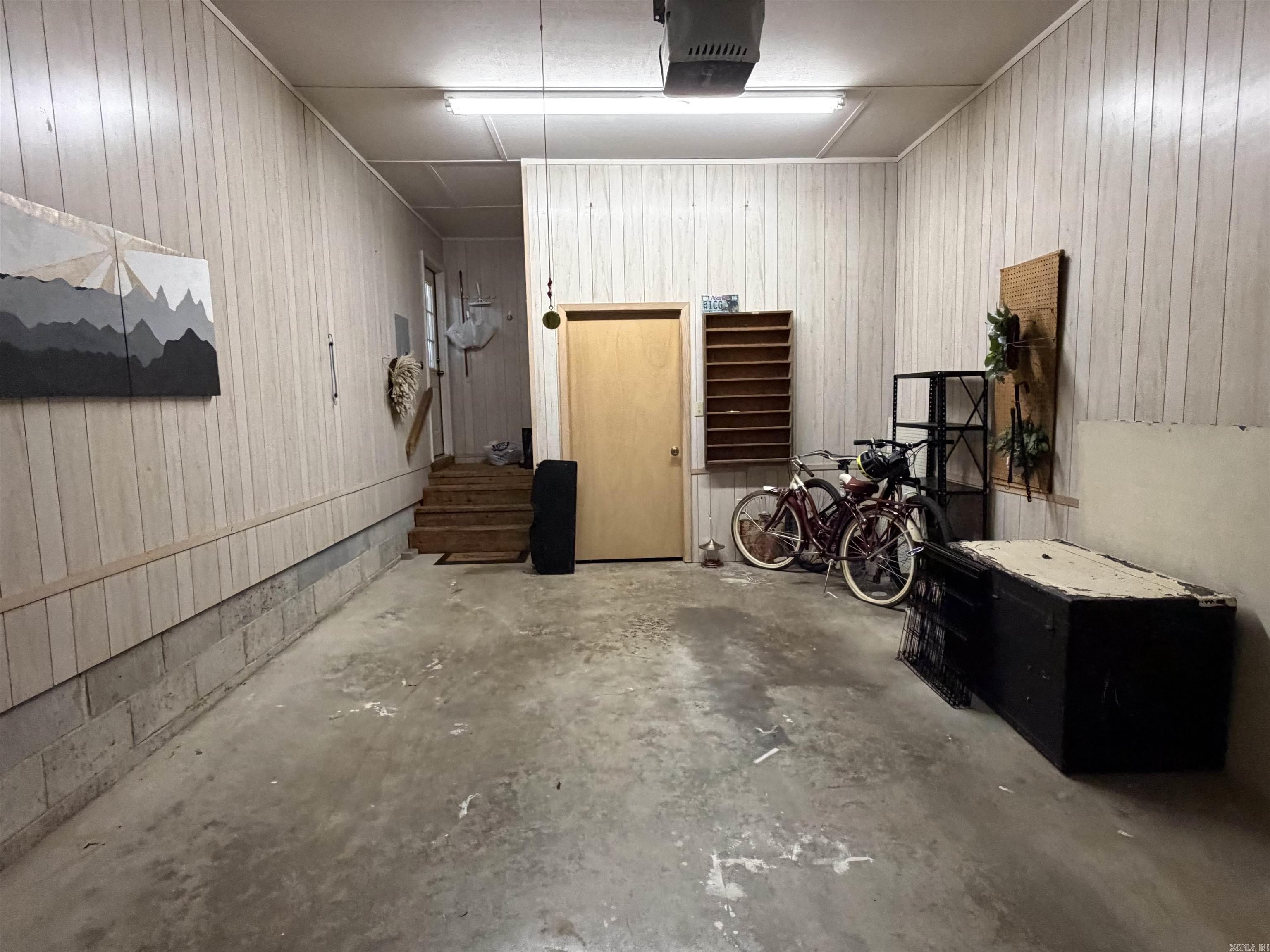 RIVER OAKS COMMONS - Residential