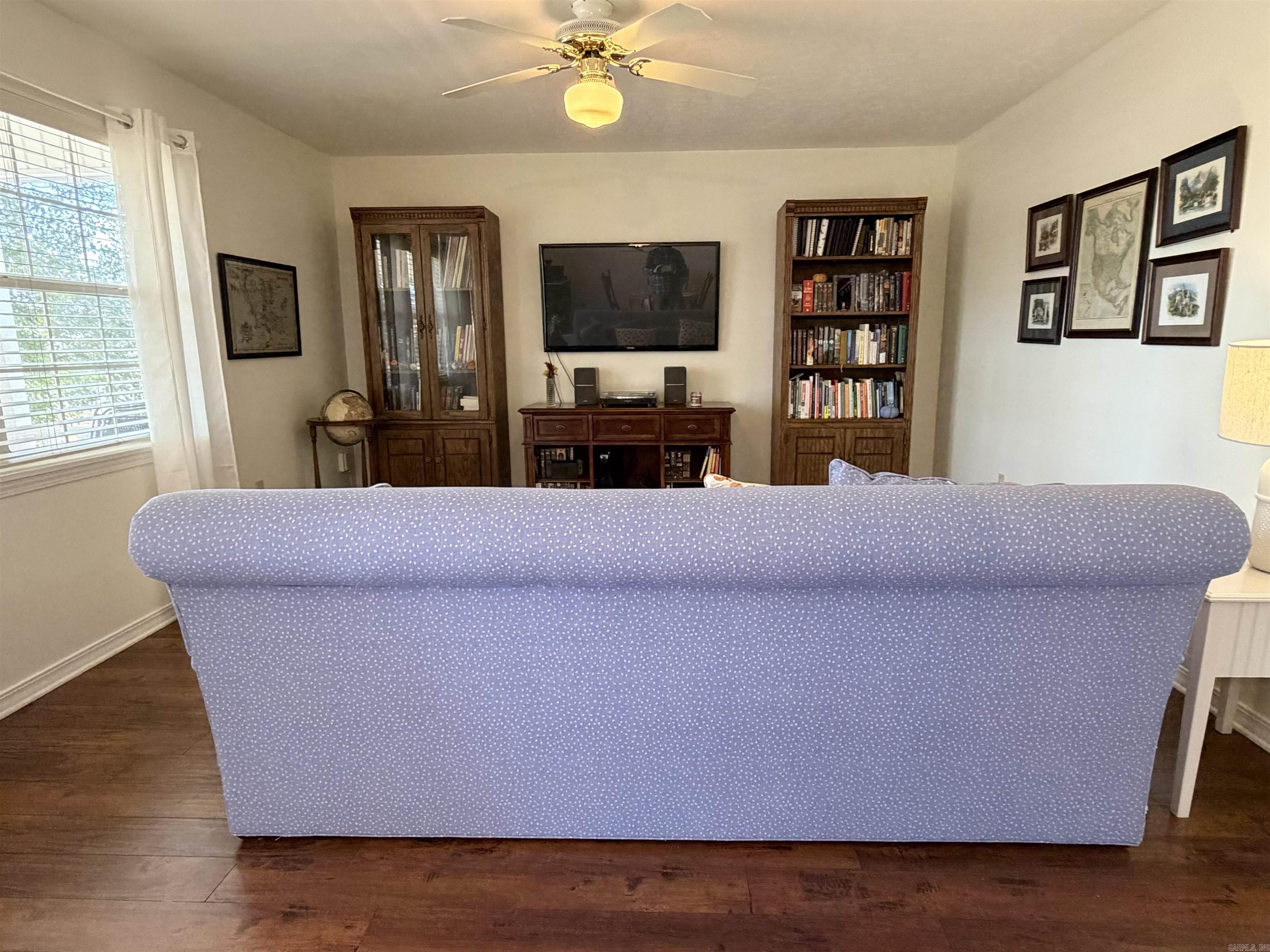 RIVER OAKS COMMONS - Residential