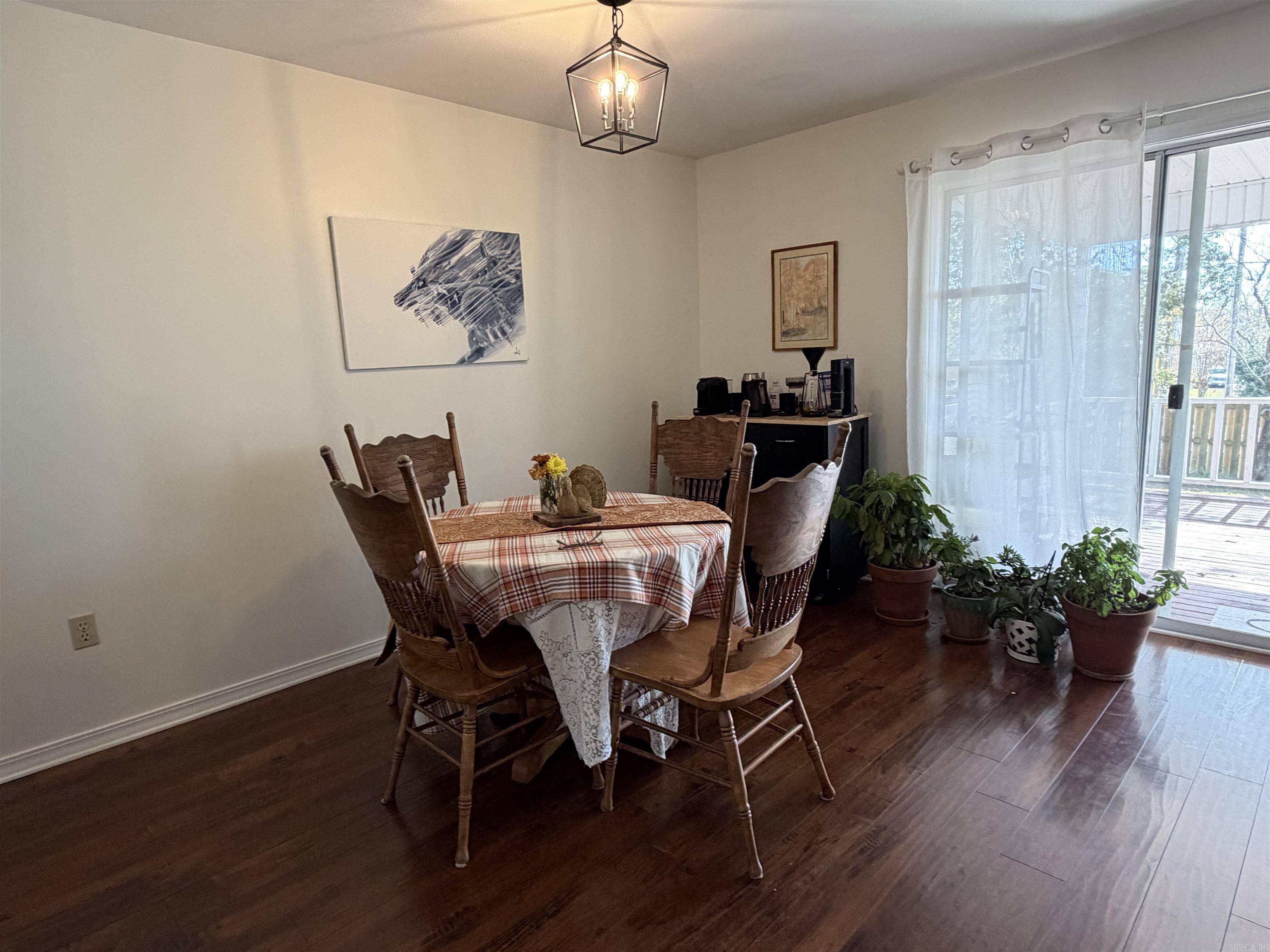 RIVER OAKS COMMONS - Residential