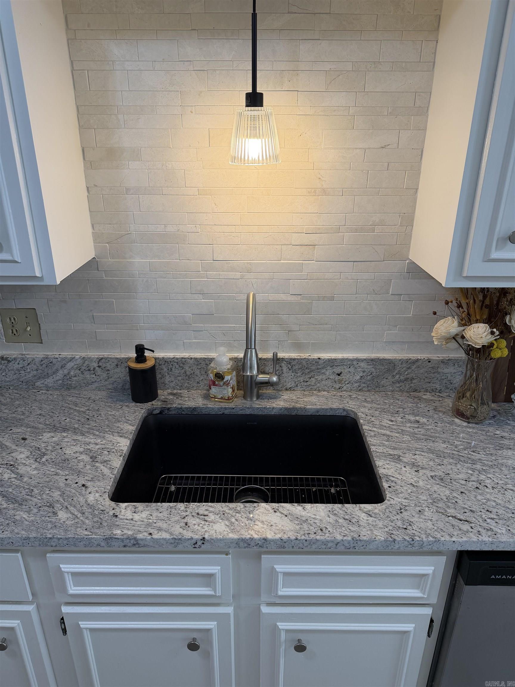 RIVER OAKS COMMONS - Residential