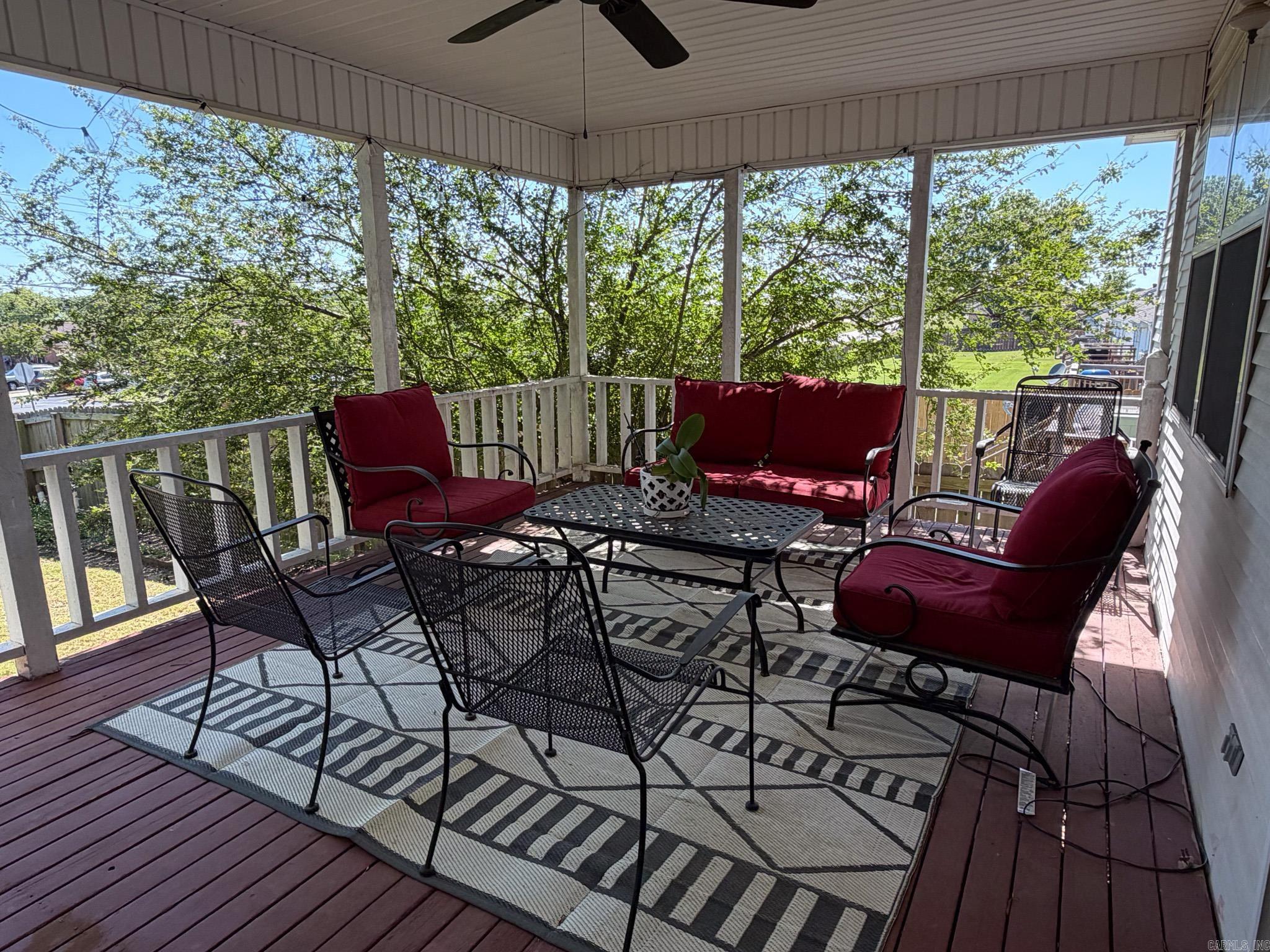 RIVER OAKS COMMONS - Residential
