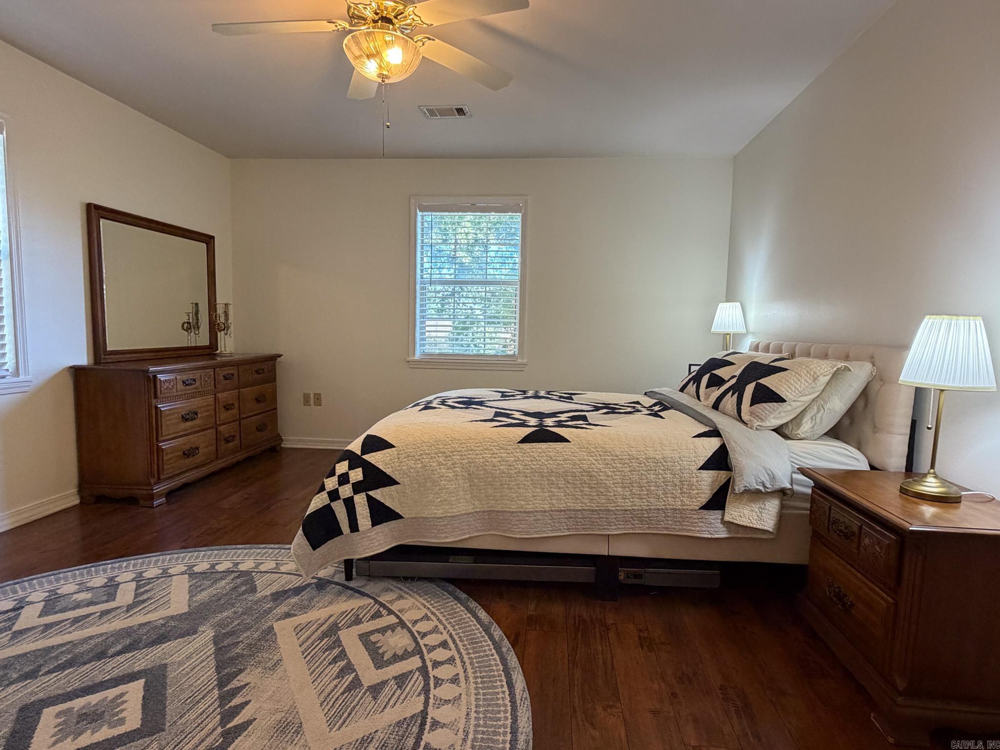 RIVER OAKS COMMONS - Residential