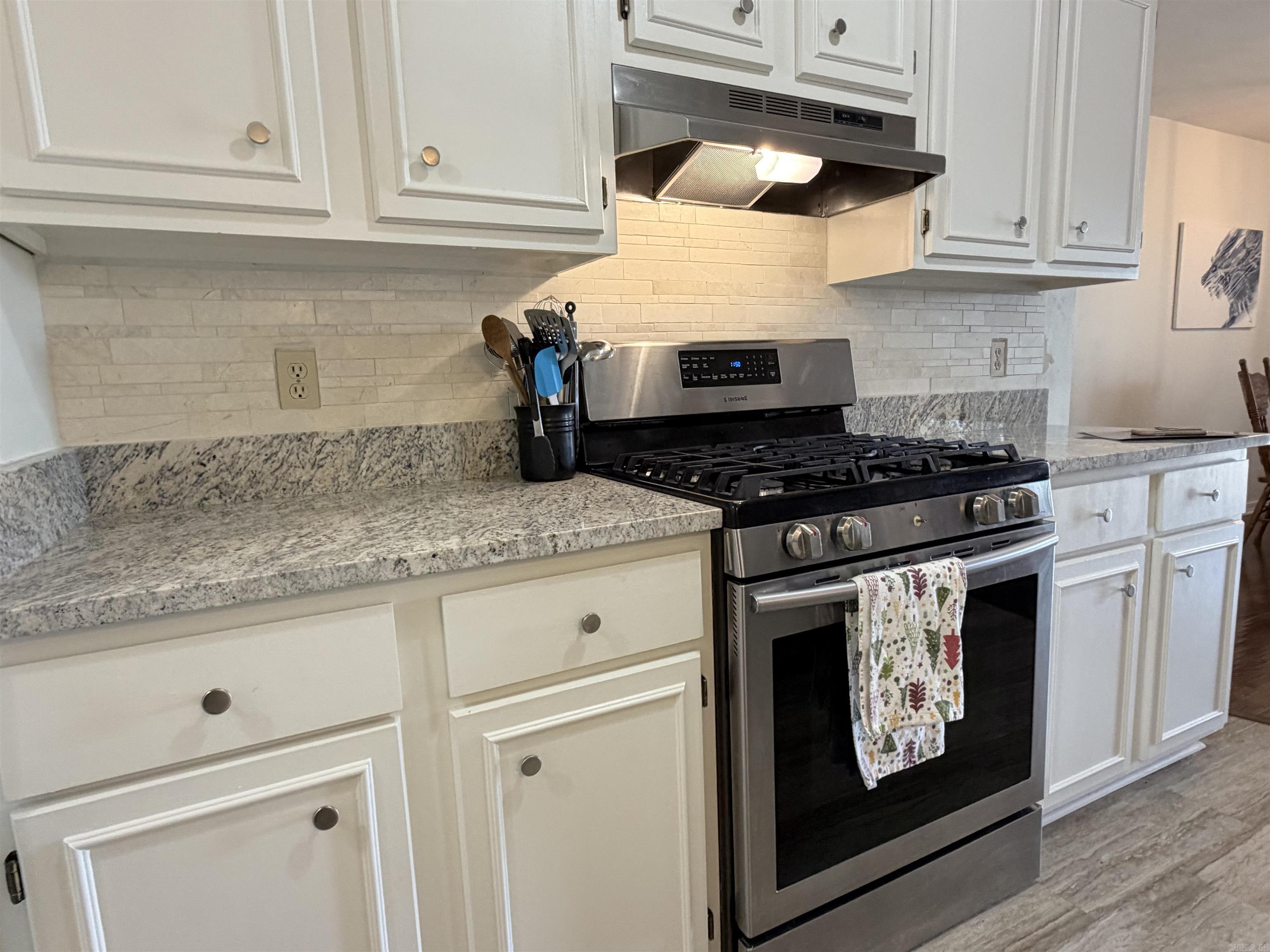 RIVER OAKS COMMONS - Residential