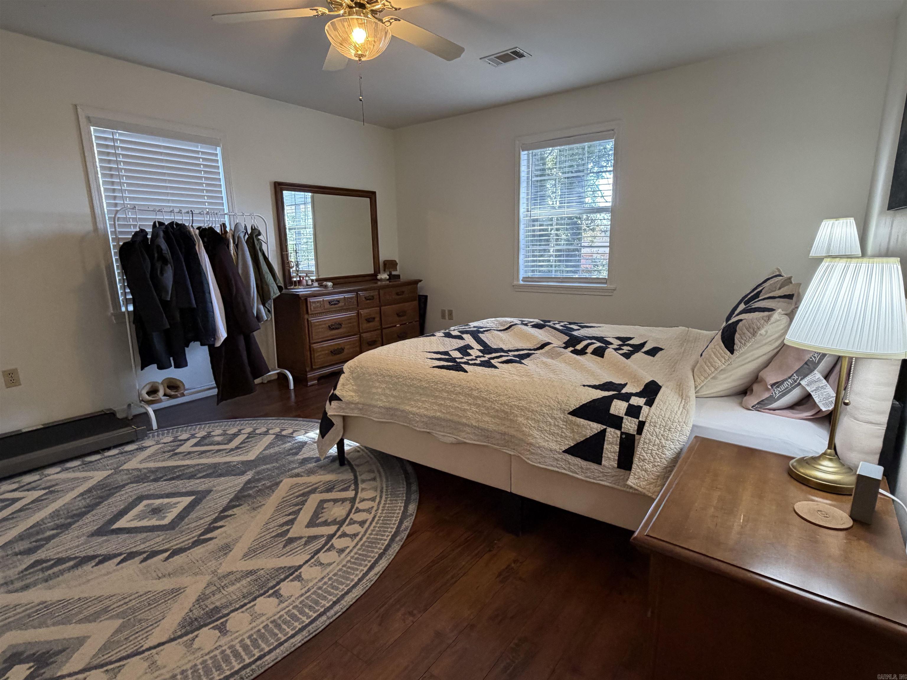 RIVER OAKS COMMONS - Residential