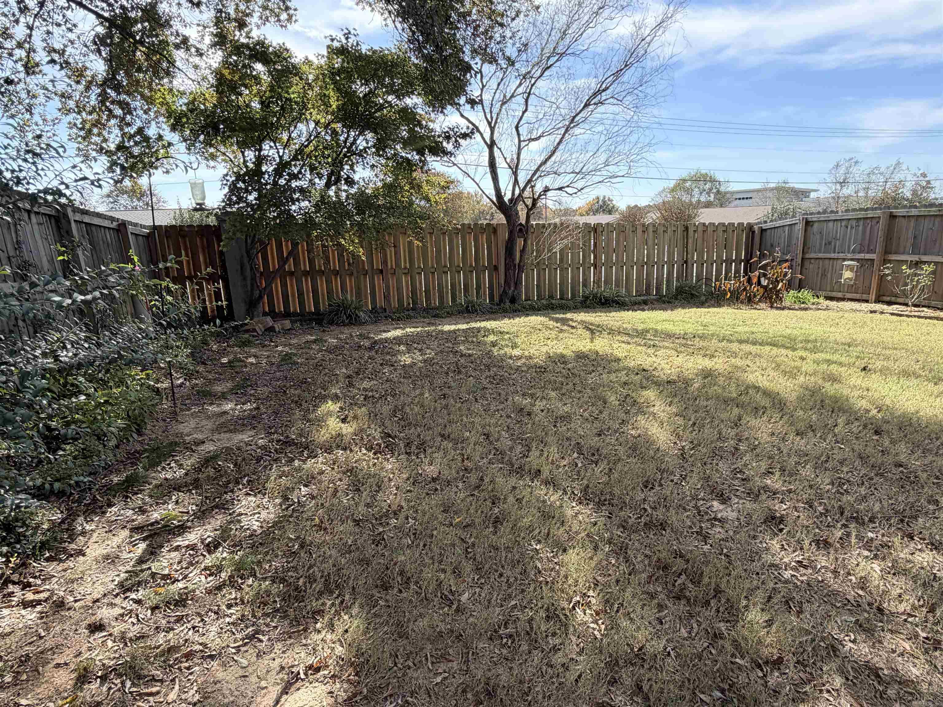 RIVER OAKS COMMONS - Residential