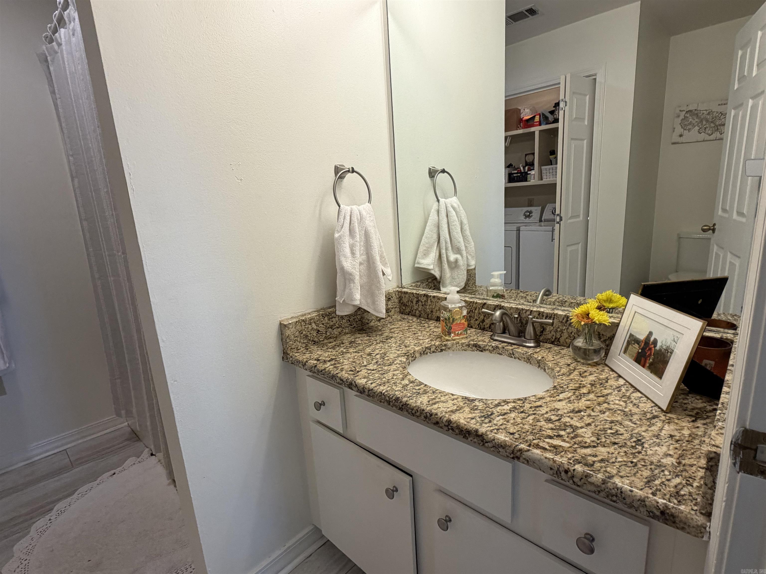 RIVER OAKS COMMONS - Residential