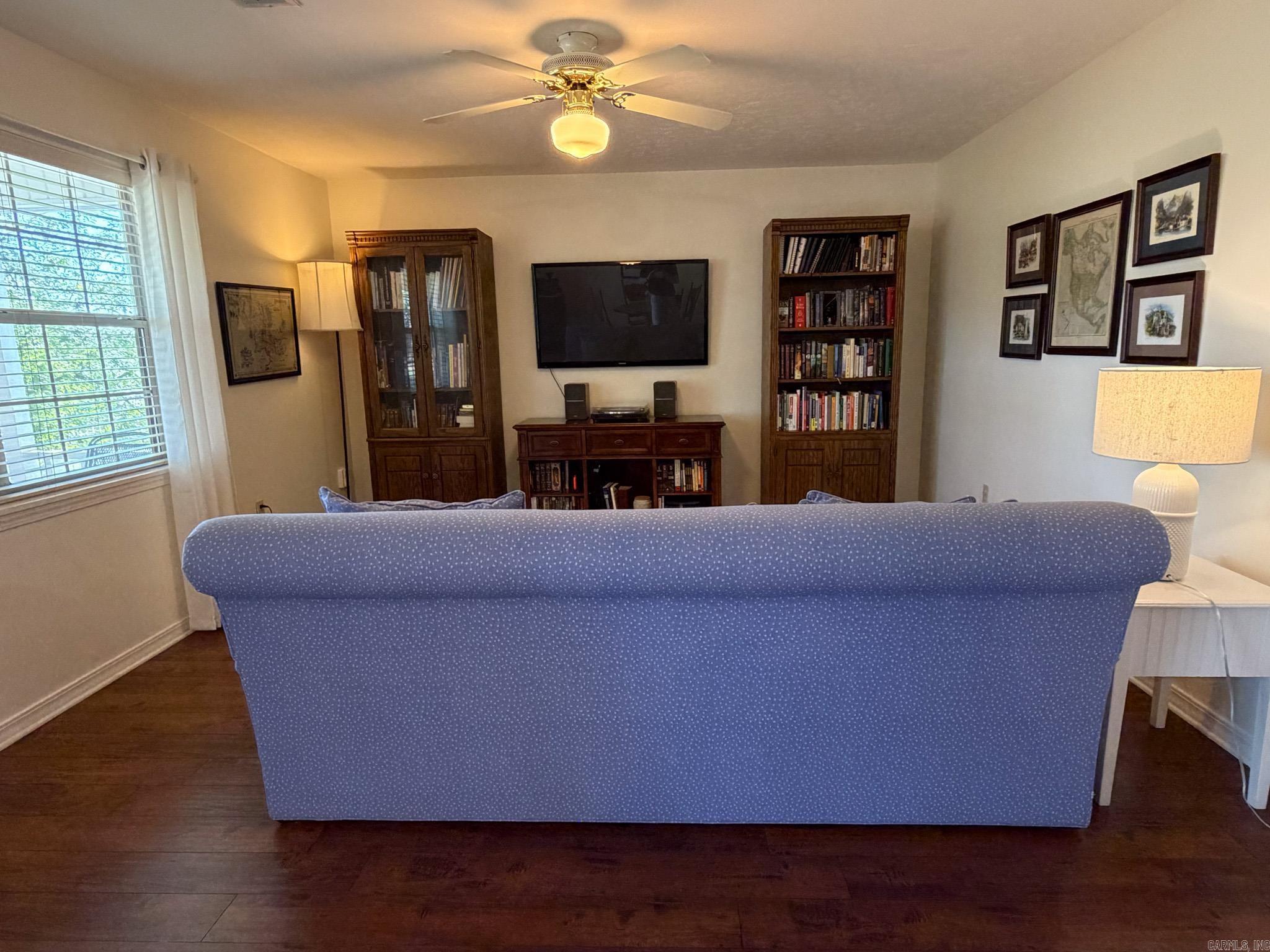 RIVER OAKS COMMONS - Residential