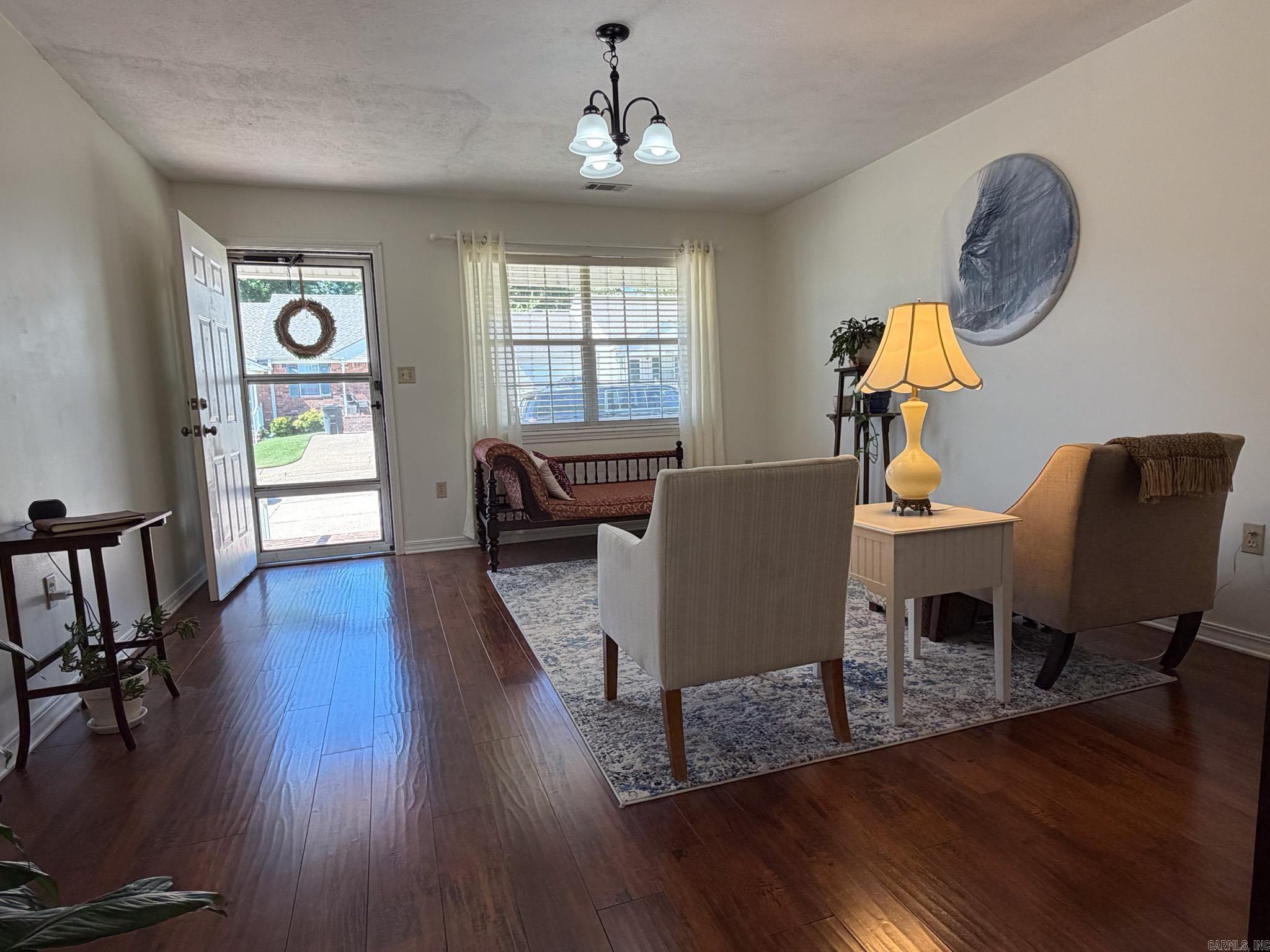 RIVER OAKS COMMONS - Residential