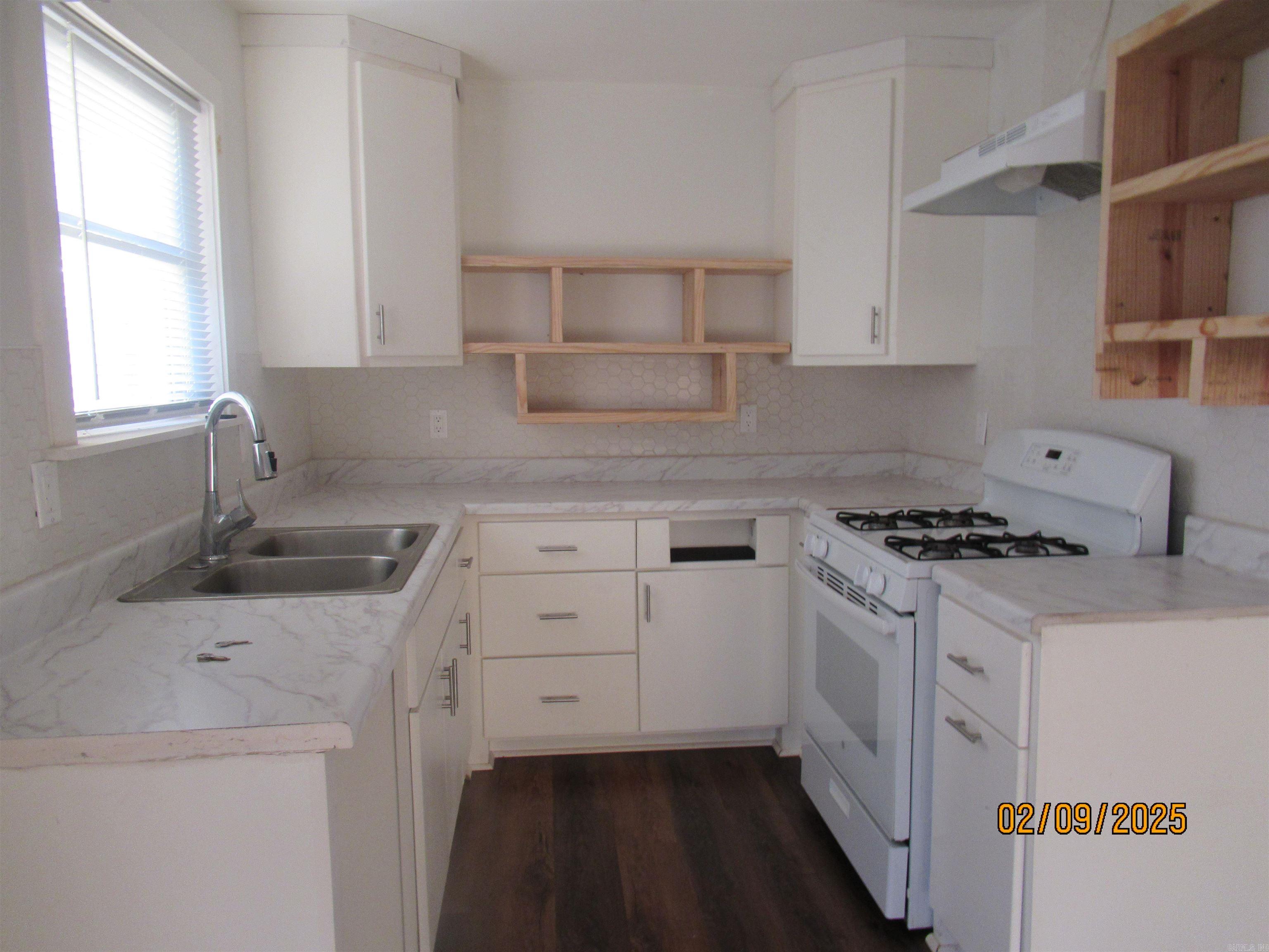 INDIAN HILLS - Residential