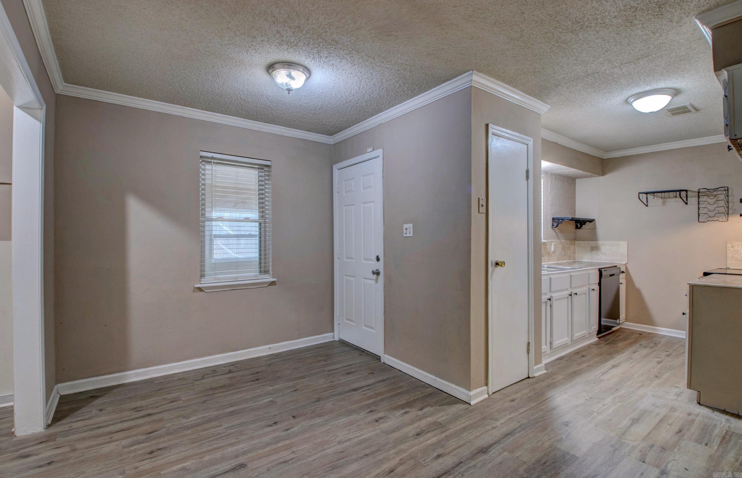 KELLOGG LAKE EST - Residential