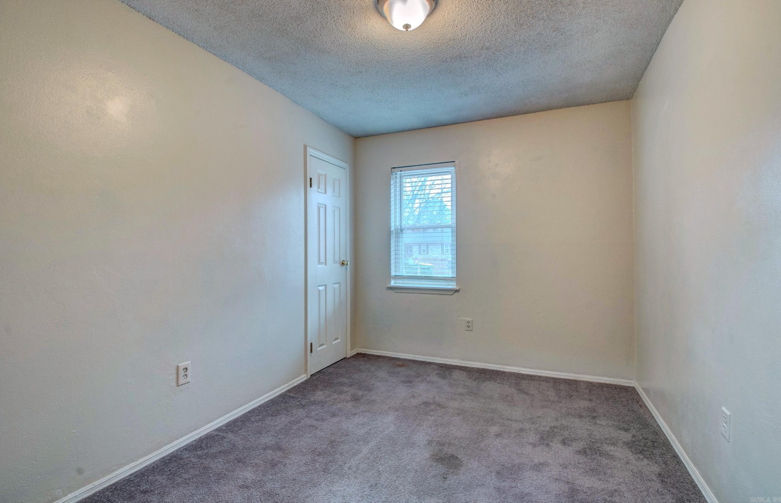 KELLOGG LAKE EST - Residential