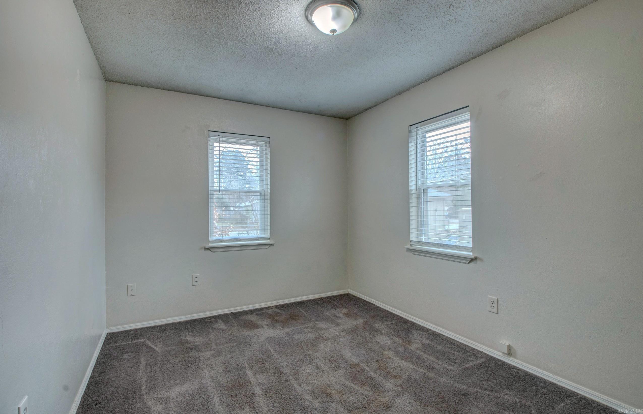 KELLOGG LAKE EST - Residential