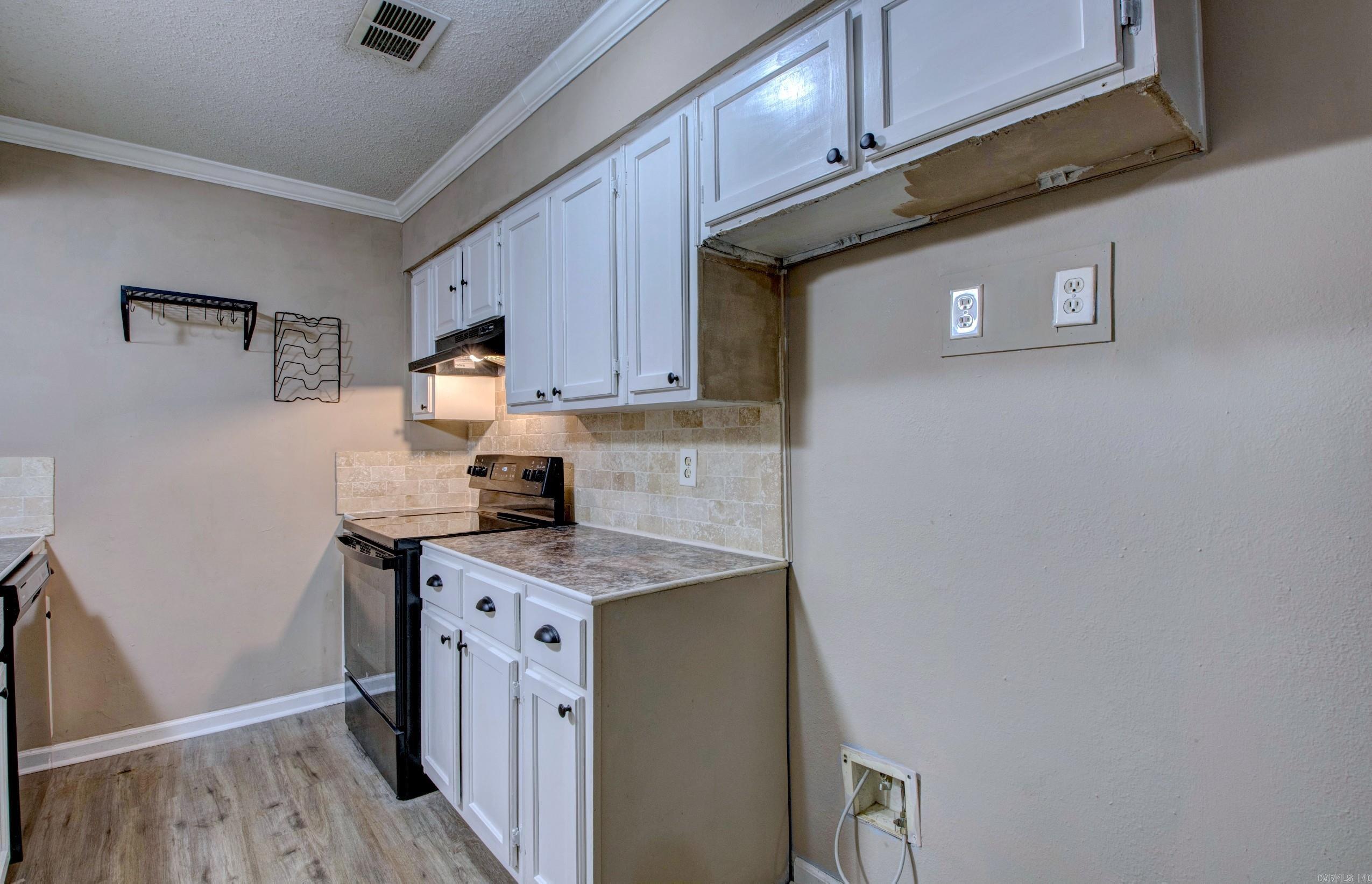 KELLOGG LAKE EST - Residential