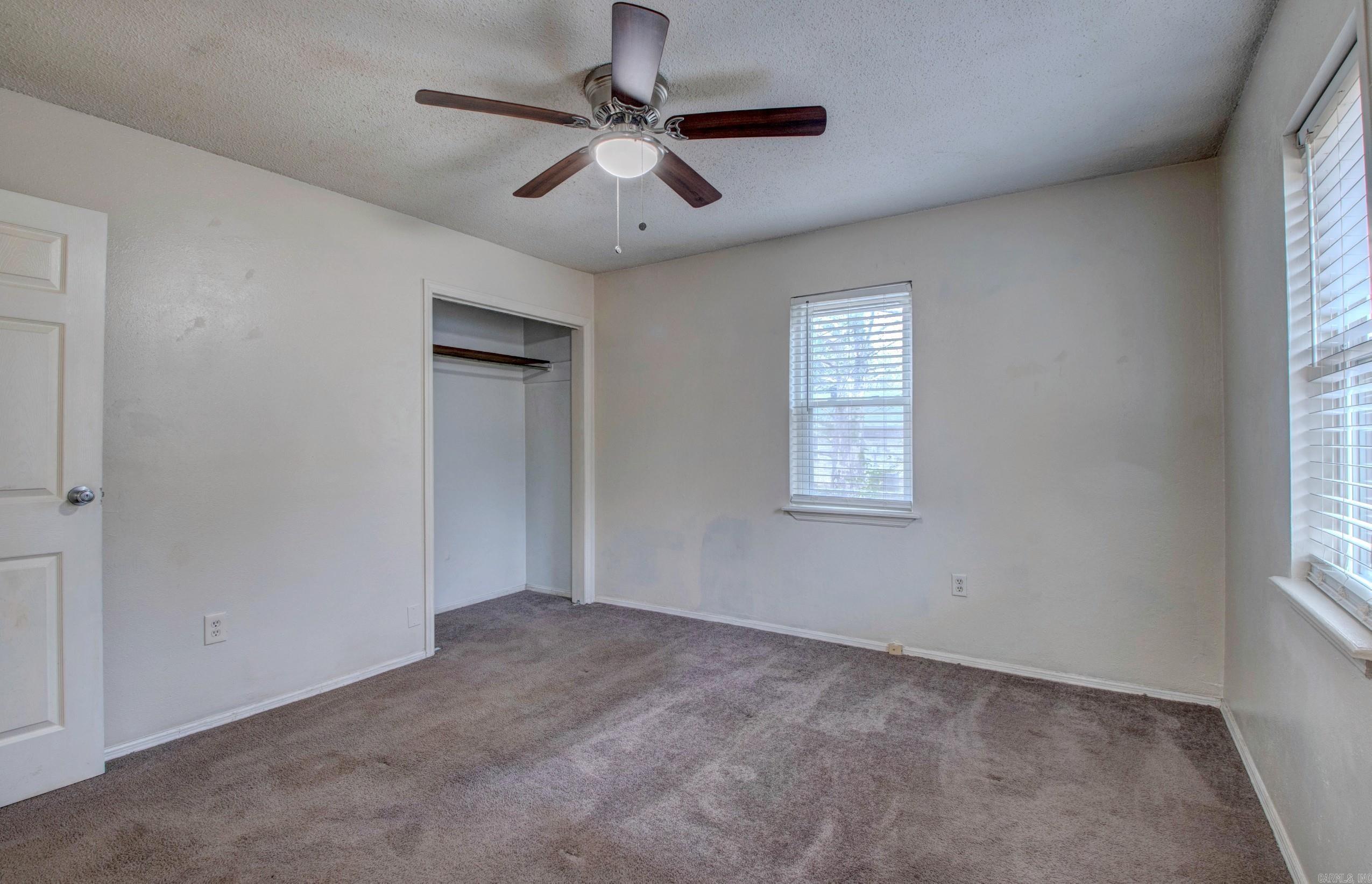 KELLOGG LAKE EST - Residential