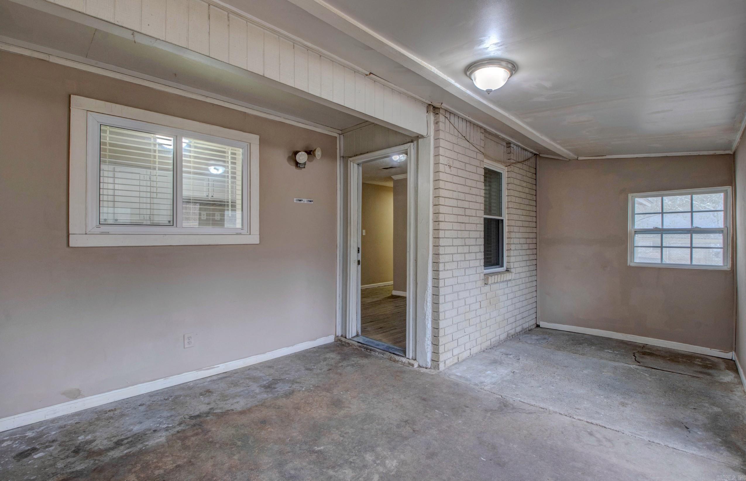 KELLOGG LAKE EST - Residential