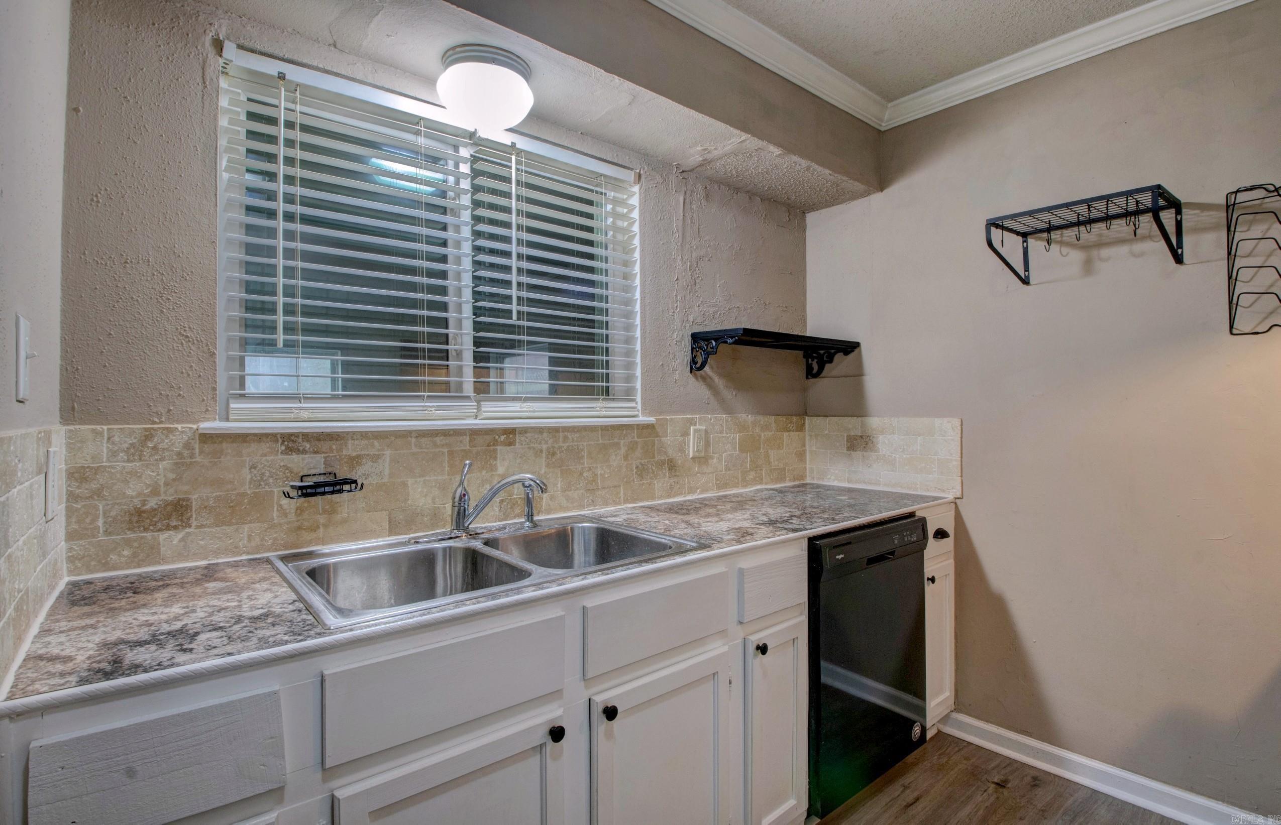 KELLOGG LAKE EST - Residential